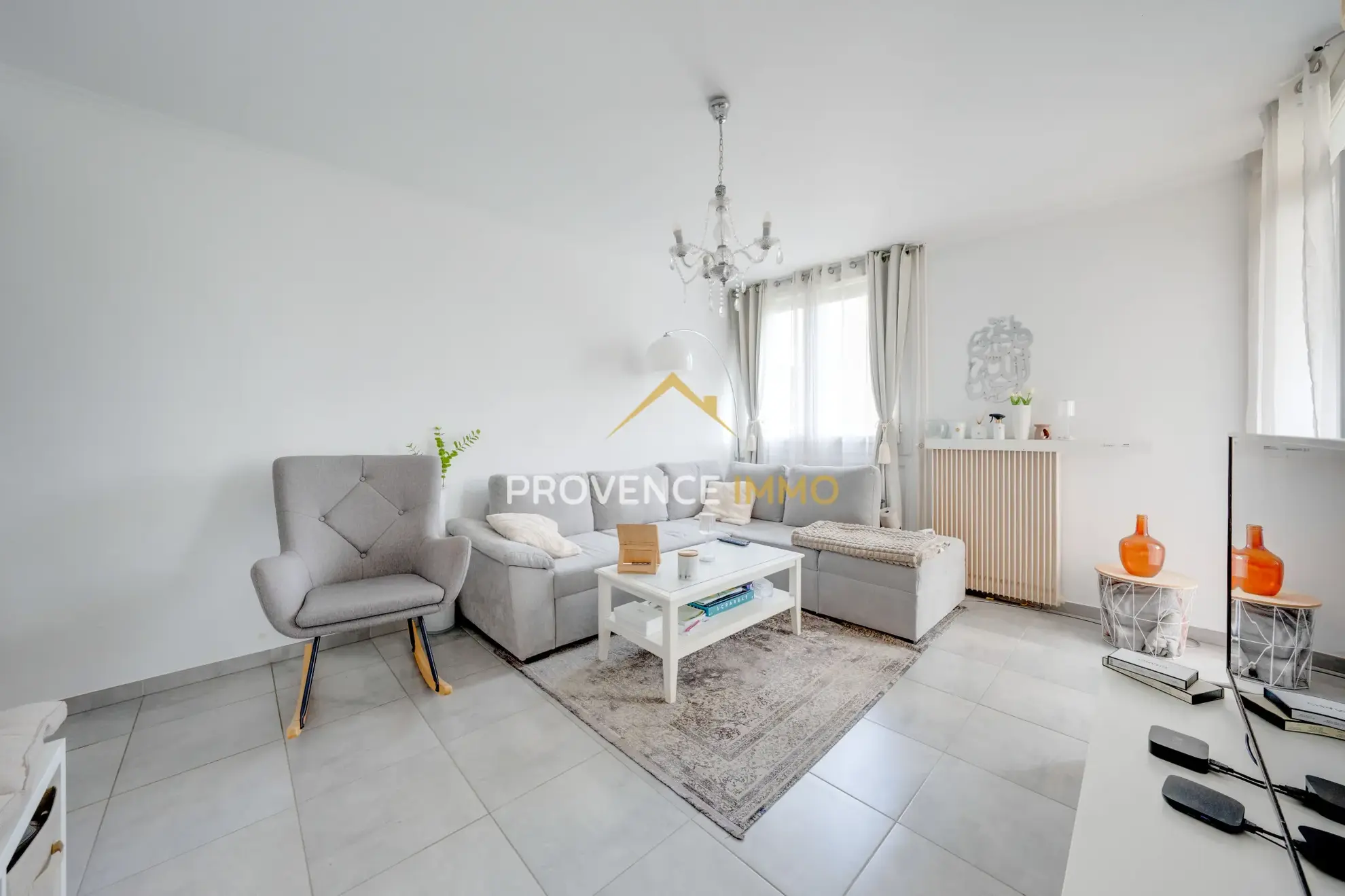 Appartement T3 à vendre à Marignane avec loggia, balcon, parking et cave 