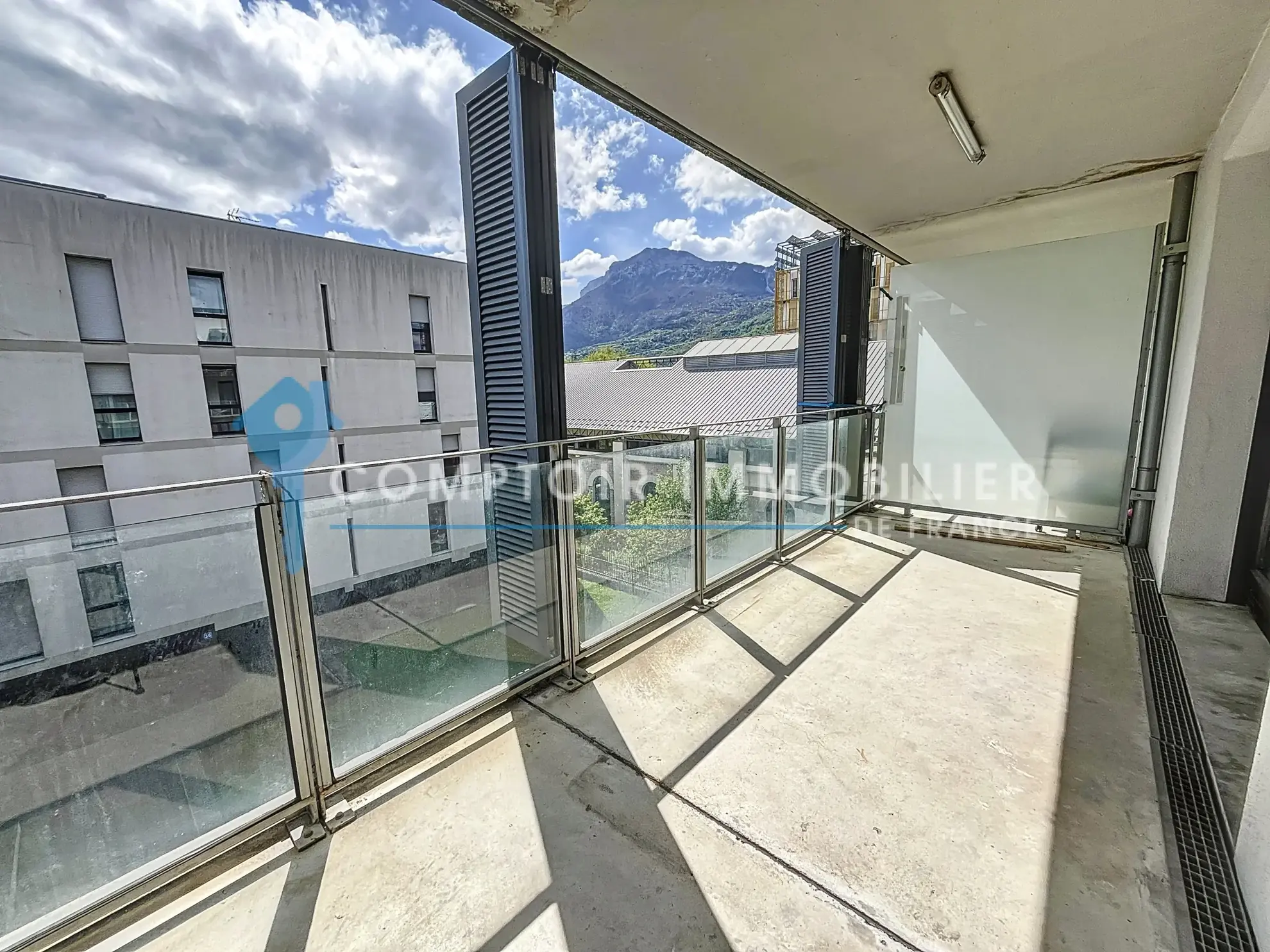 Maison à Millau avec 8 chambres, parc arboré et vue sur le Larzac 