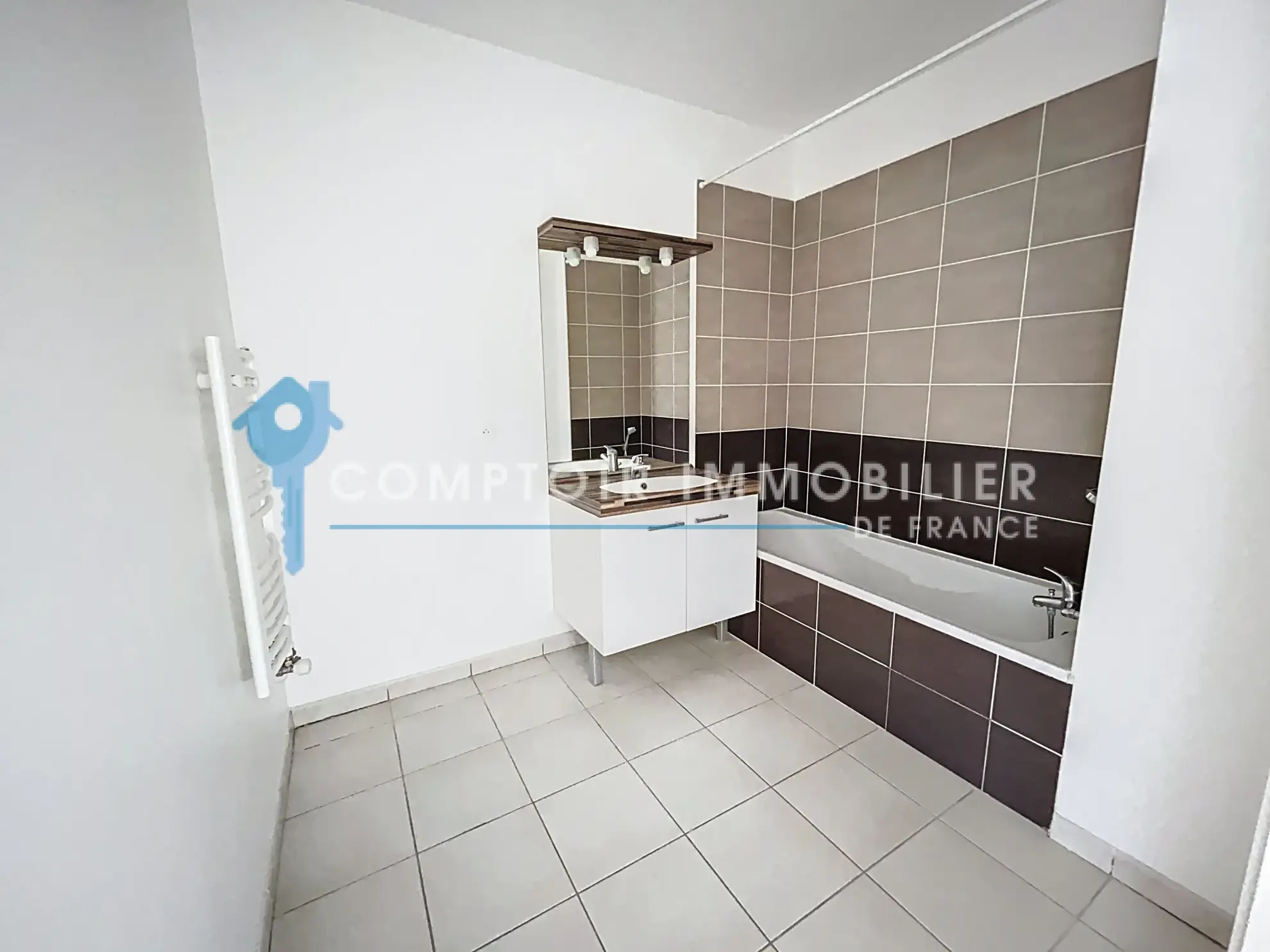 Maison à Millau avec 8 chambres, parc arboré et vue sur le Larzac 