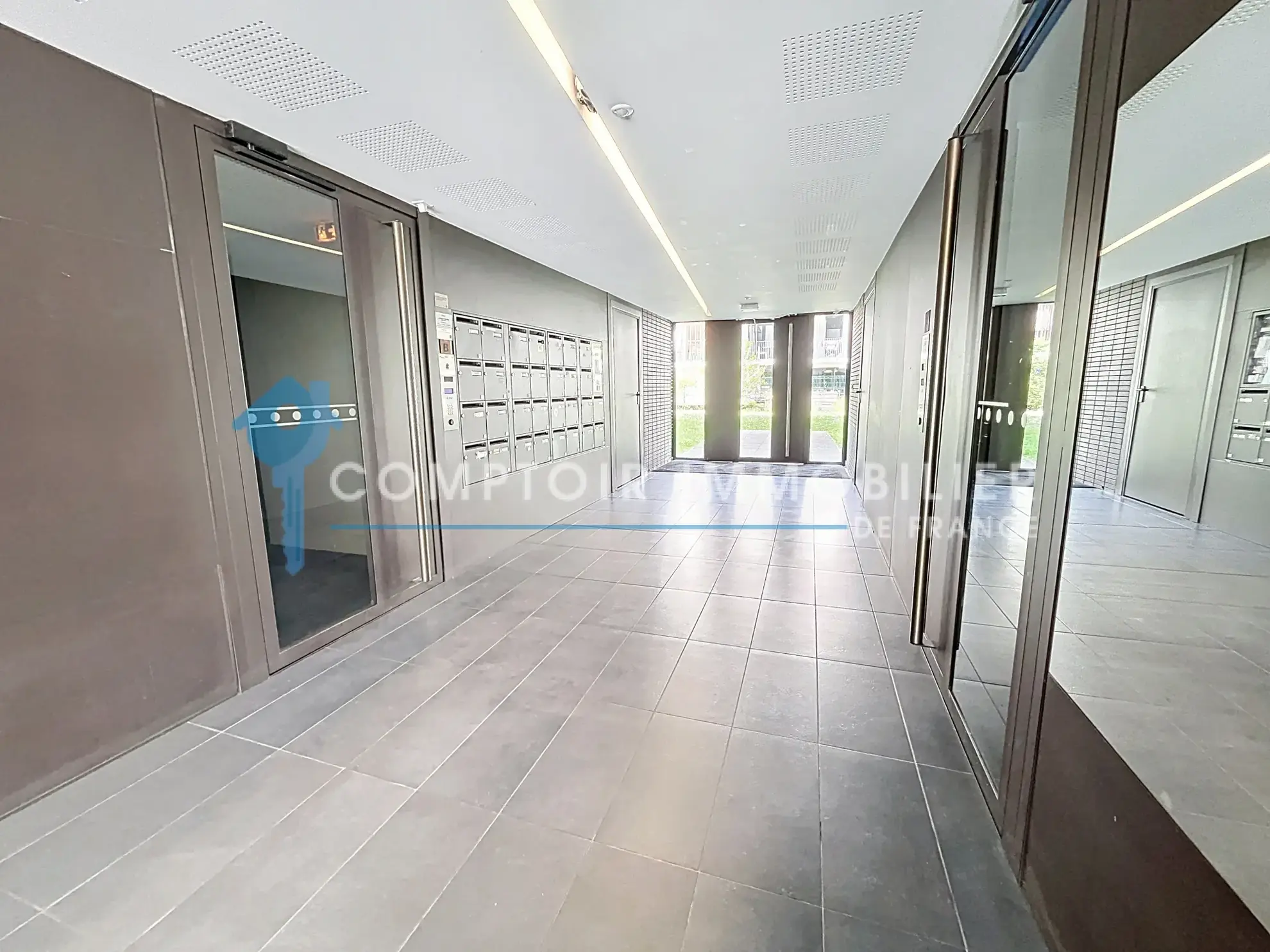 Maison à Millau avec 8 chambres, parc arboré et vue sur le Larzac 