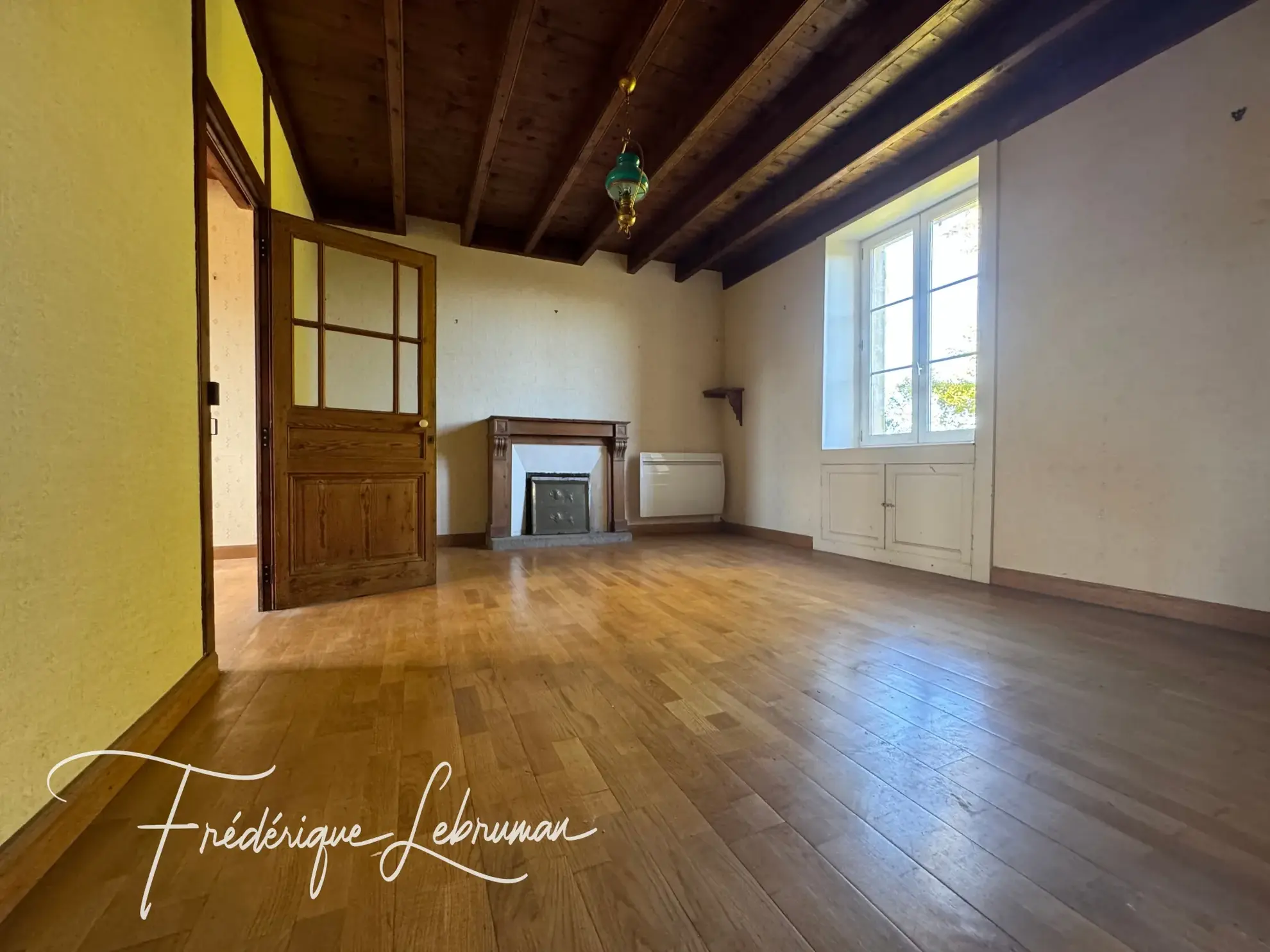 Maison de village en pierre avec jardin clos, proche Sainte Mère Eglise, charme et potentiel dans le Cotentin 