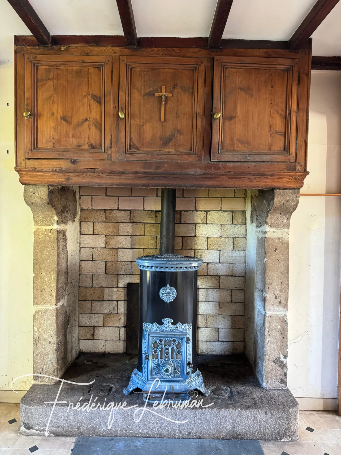 Maison de village en pierre avec jardin clos, proche Sainte Mère Eglise, charme et potentiel dans le Cotentin 