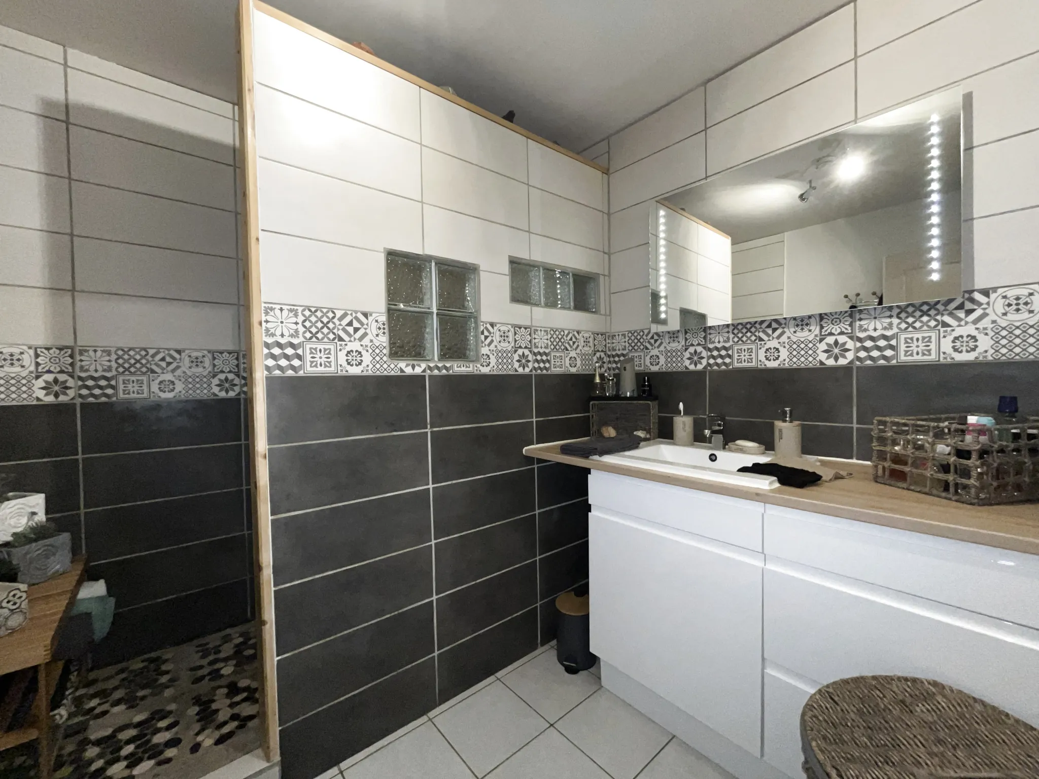 Villa à Lezignan-Corbières avec piscine, jardin et parking - 2/3 chambres 