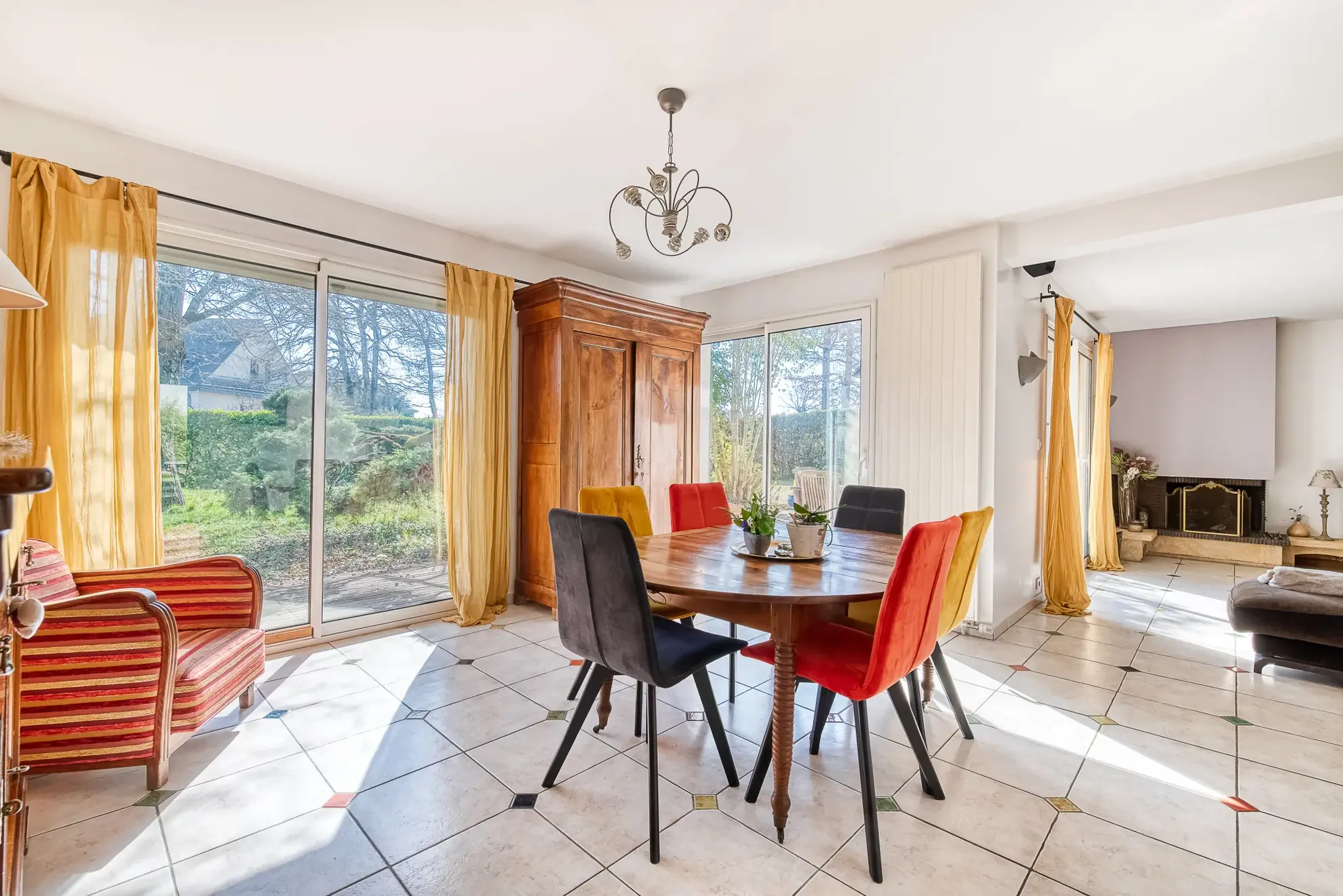 Maison récente à Saint-Barthelemy-d'Anjou avec 4 chambres et jardin 