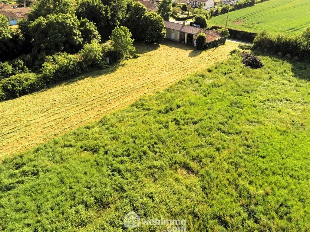 Maison à rénover de 120 m² à Val en Vignes – Projet de résidence ou investissement 