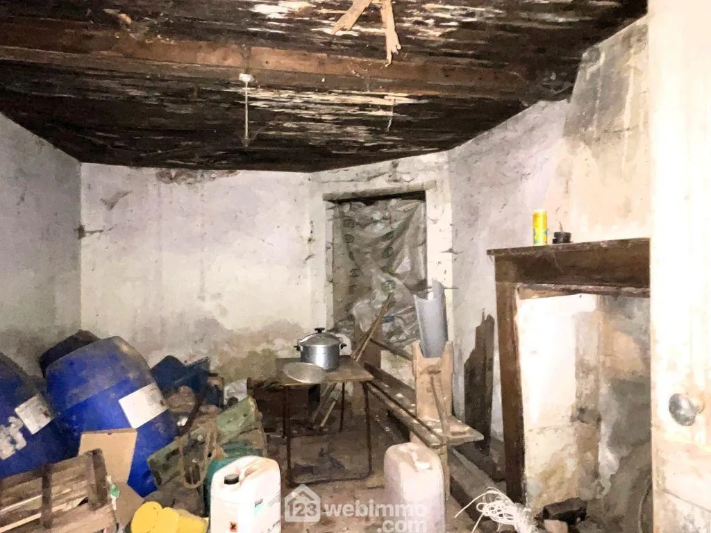 Maison à rénover de 120 m² à Val en Vignes – Projet de résidence ou investissement 