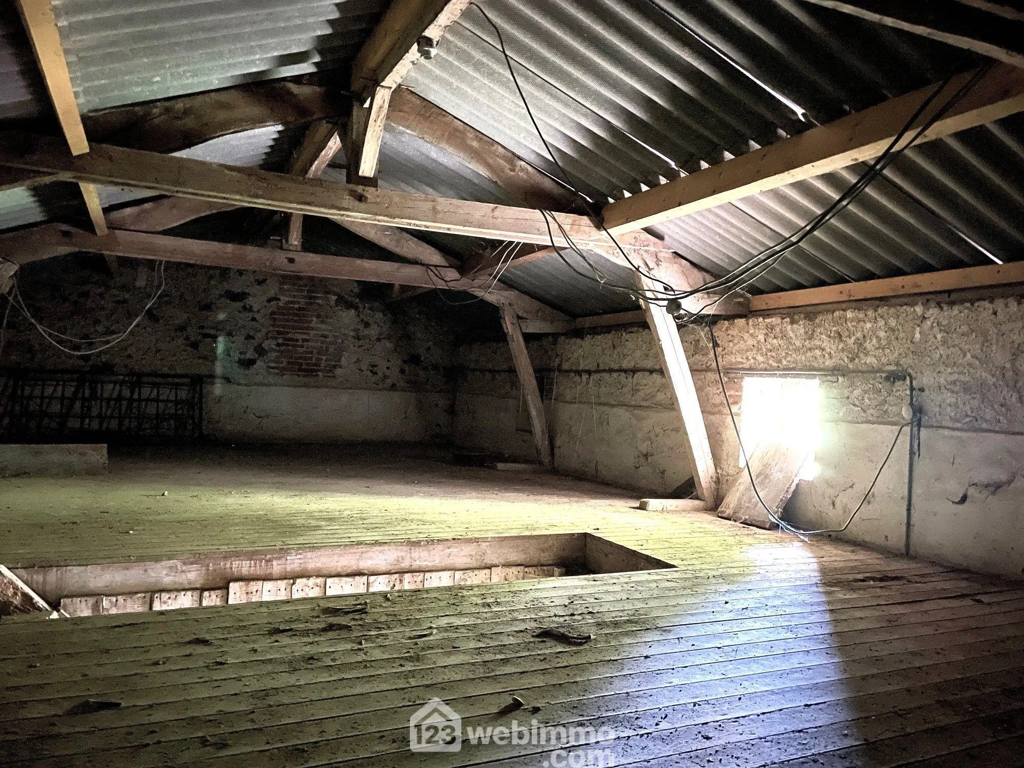 Maison à rénover de 120 m² à Val en Vignes – Projet de résidence ou investissement 