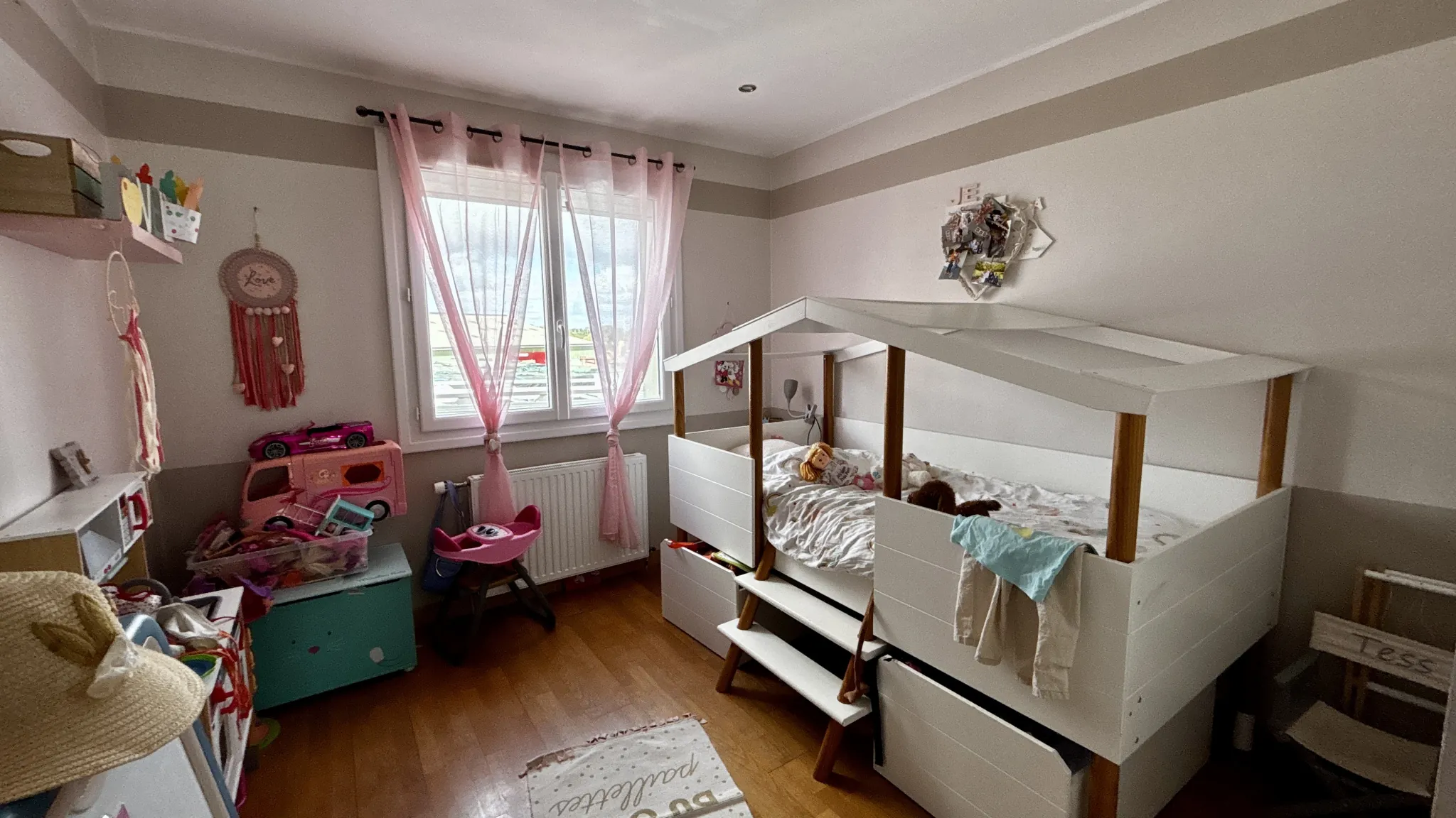 Maison à vendre à Chemillé-en-Anjou - 170 m², 5 chambres, grand jardin 