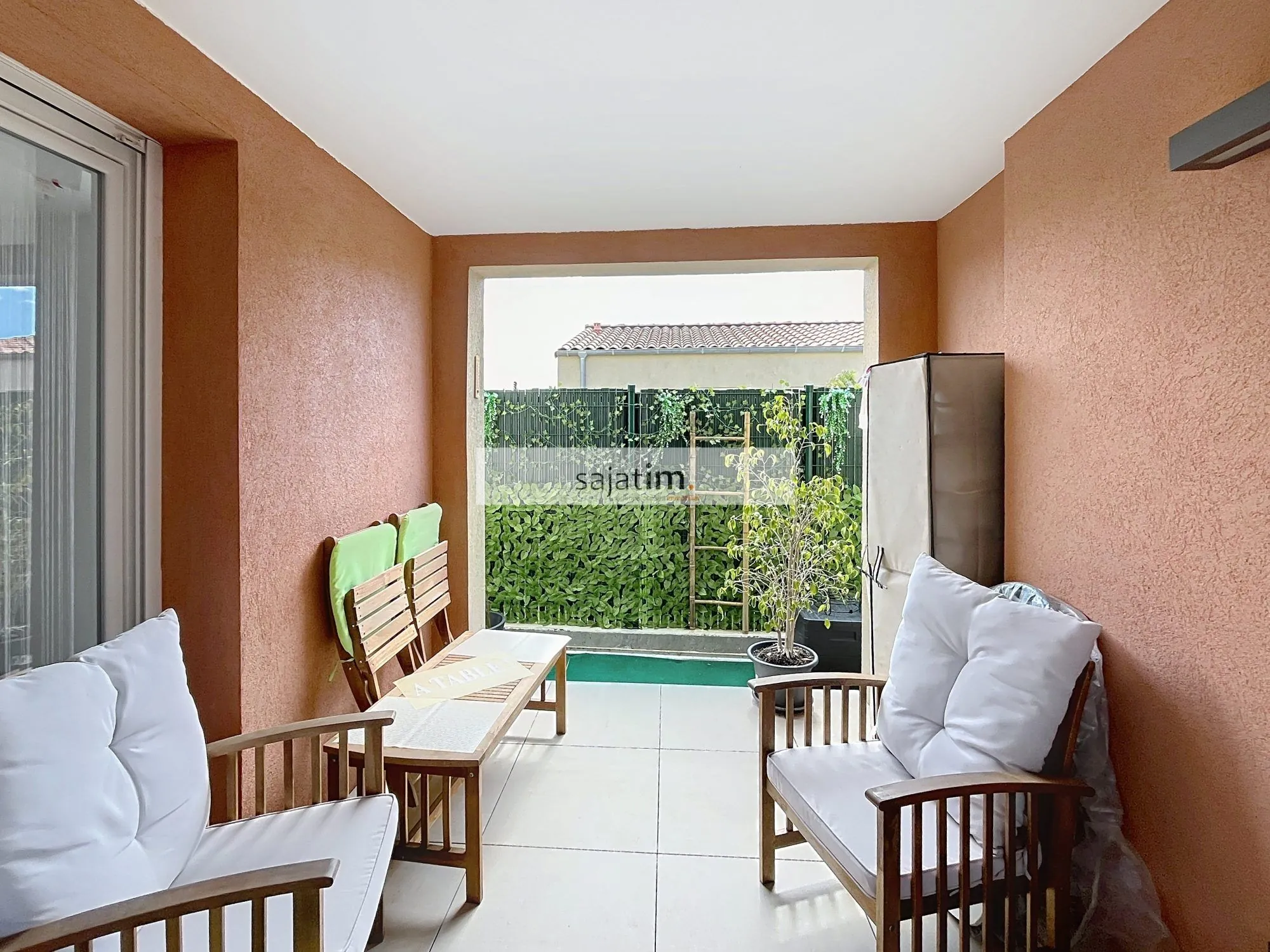 joli T2 de 43 m² à Sanary-sur-Mer avec terrasse et parking privé 