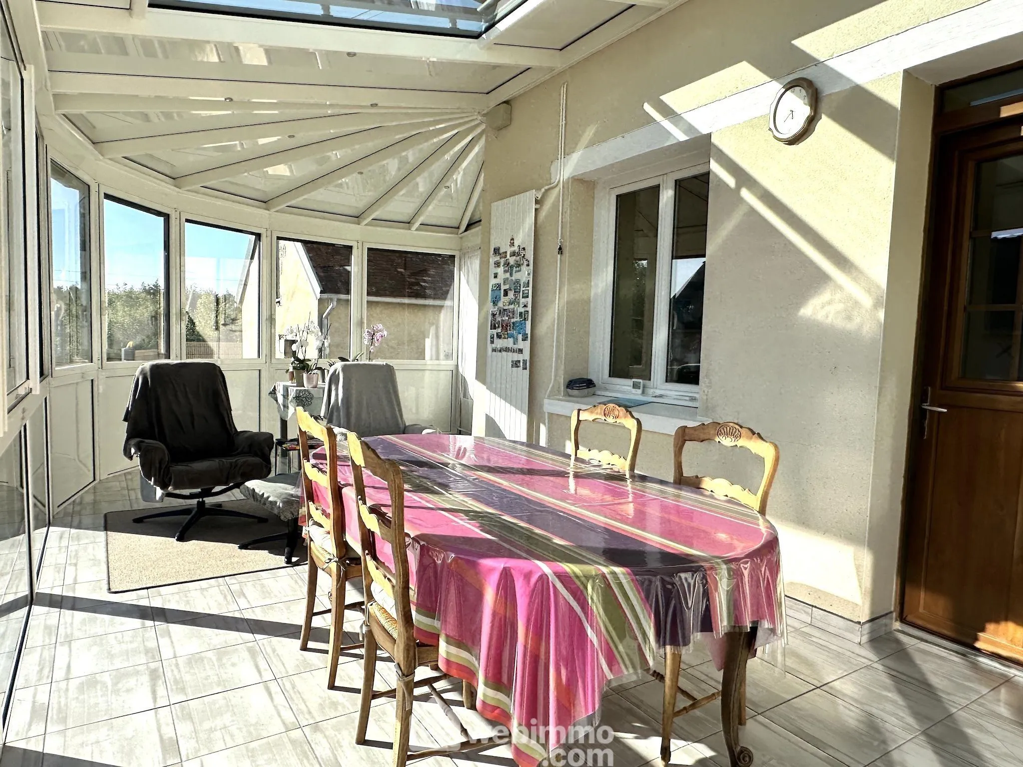 Charmante maison rénovée avec terrain et dépendances à Mouliherne 