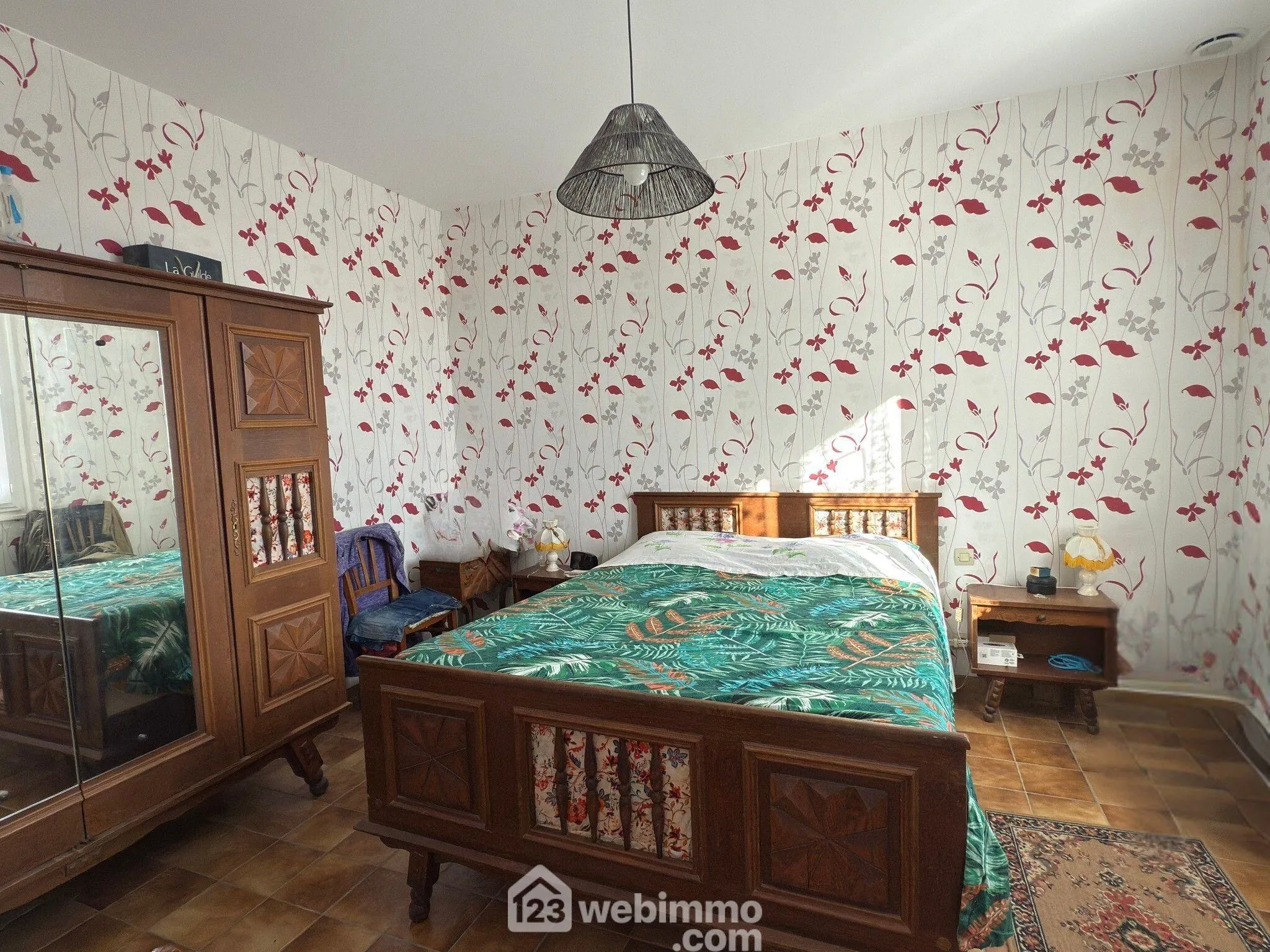 Charmante maison rénovée avec terrain et dépendances à Mouliherne 