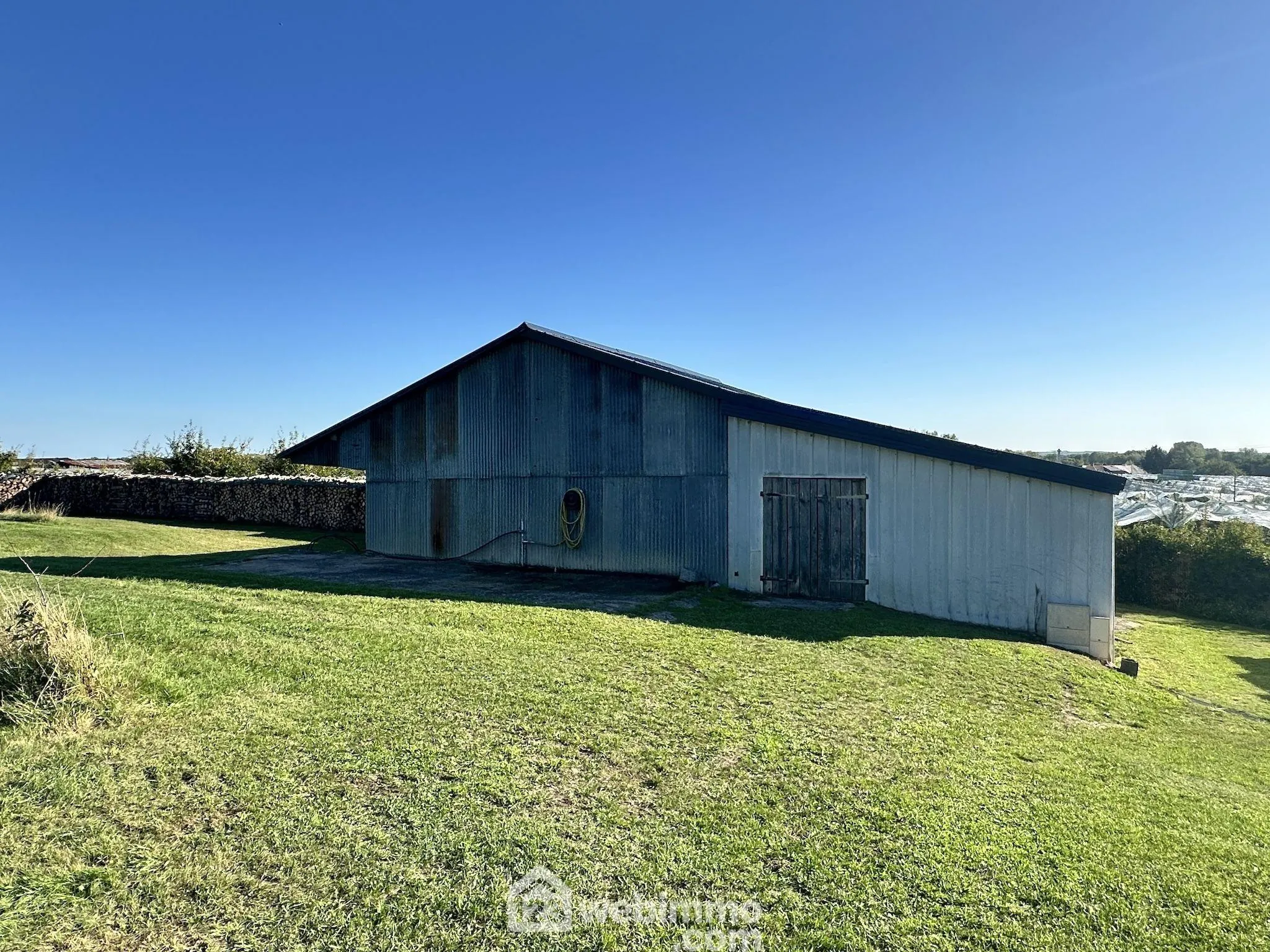 Charmante maison rénovée avec terrain et dépendances à Mouliherne 