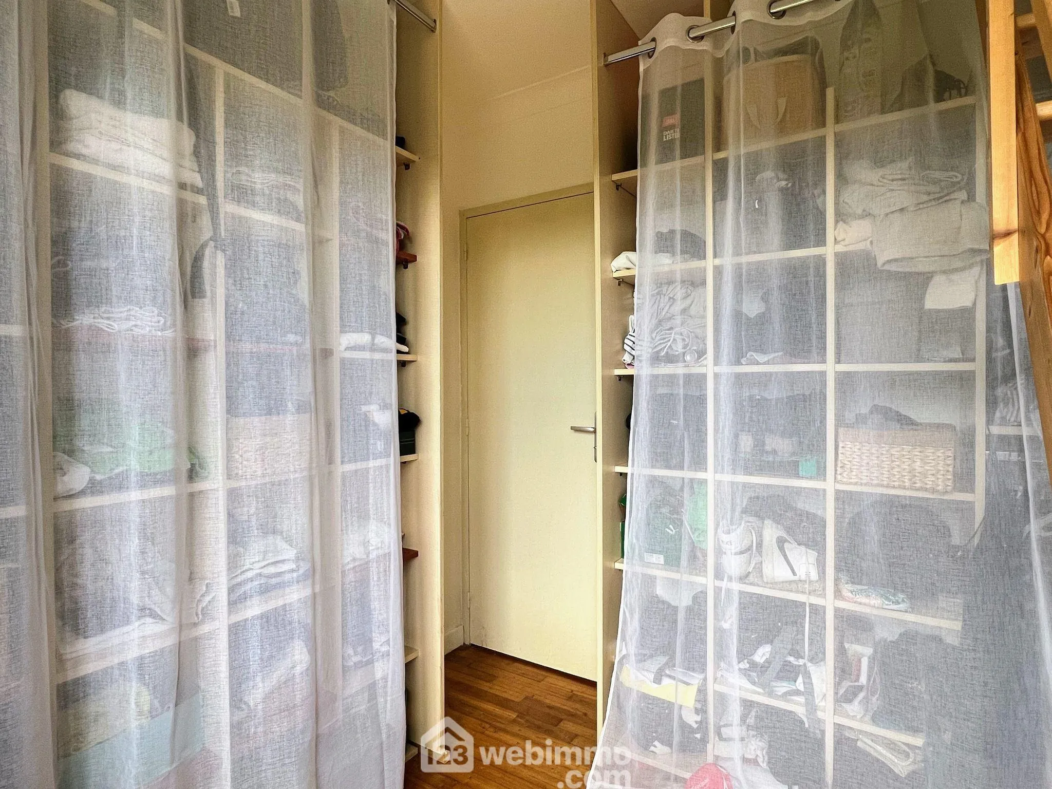 Maison à Mûrs-Érigné de 109 m² avec vue dégagée et jardin arboré 