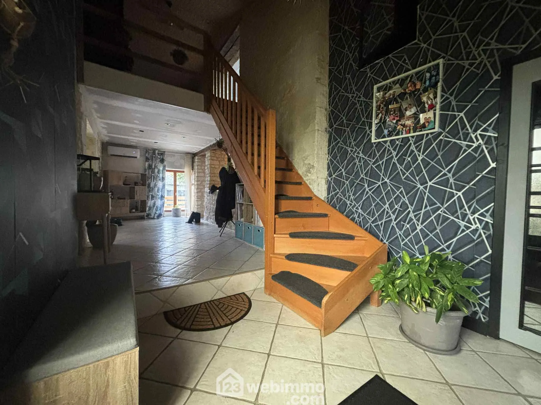 Belle maison rénovée de 206 m² avec piscine à Thuré - Calme et authentique 