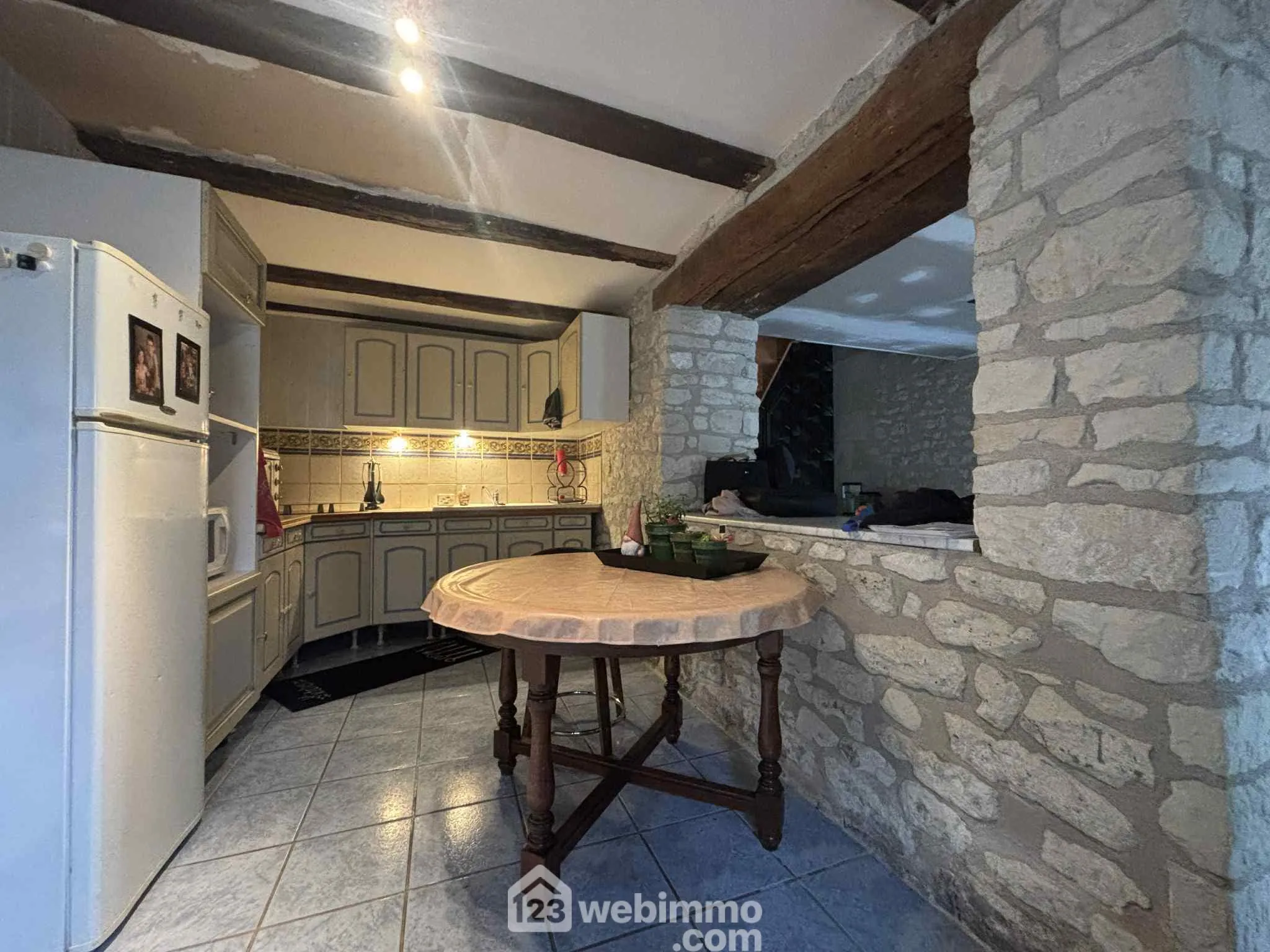 Belle maison rénovée de 206 m² avec piscine à Thuré - Calme et authentique 