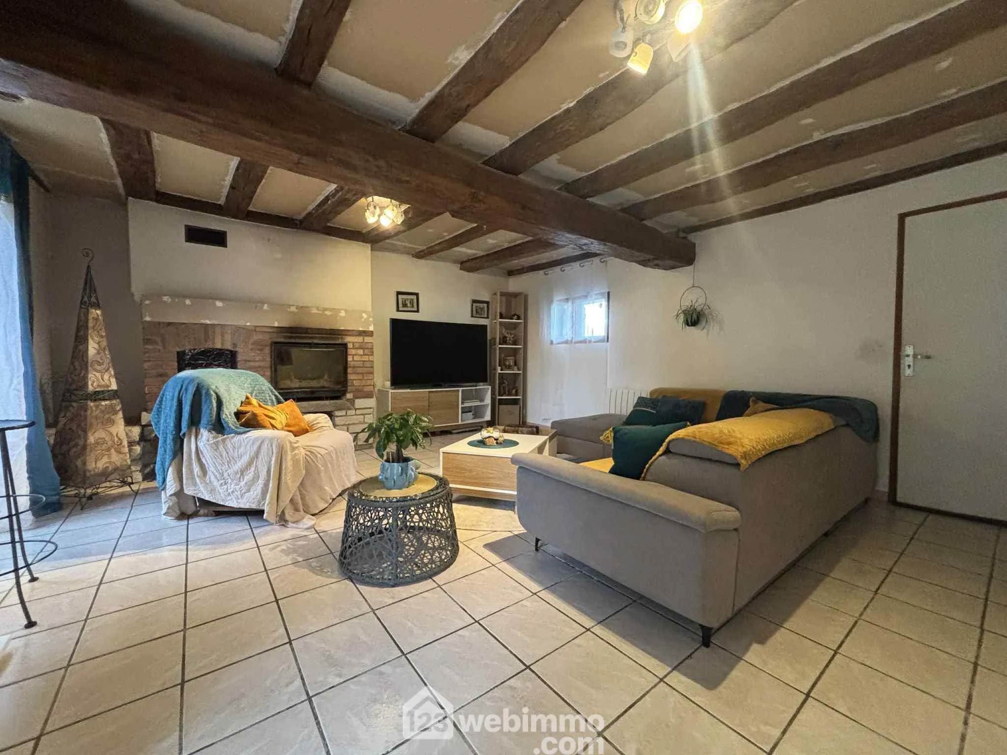 Belle maison rénovée de 206 m² avec piscine à Thuré - Calme et authentique 