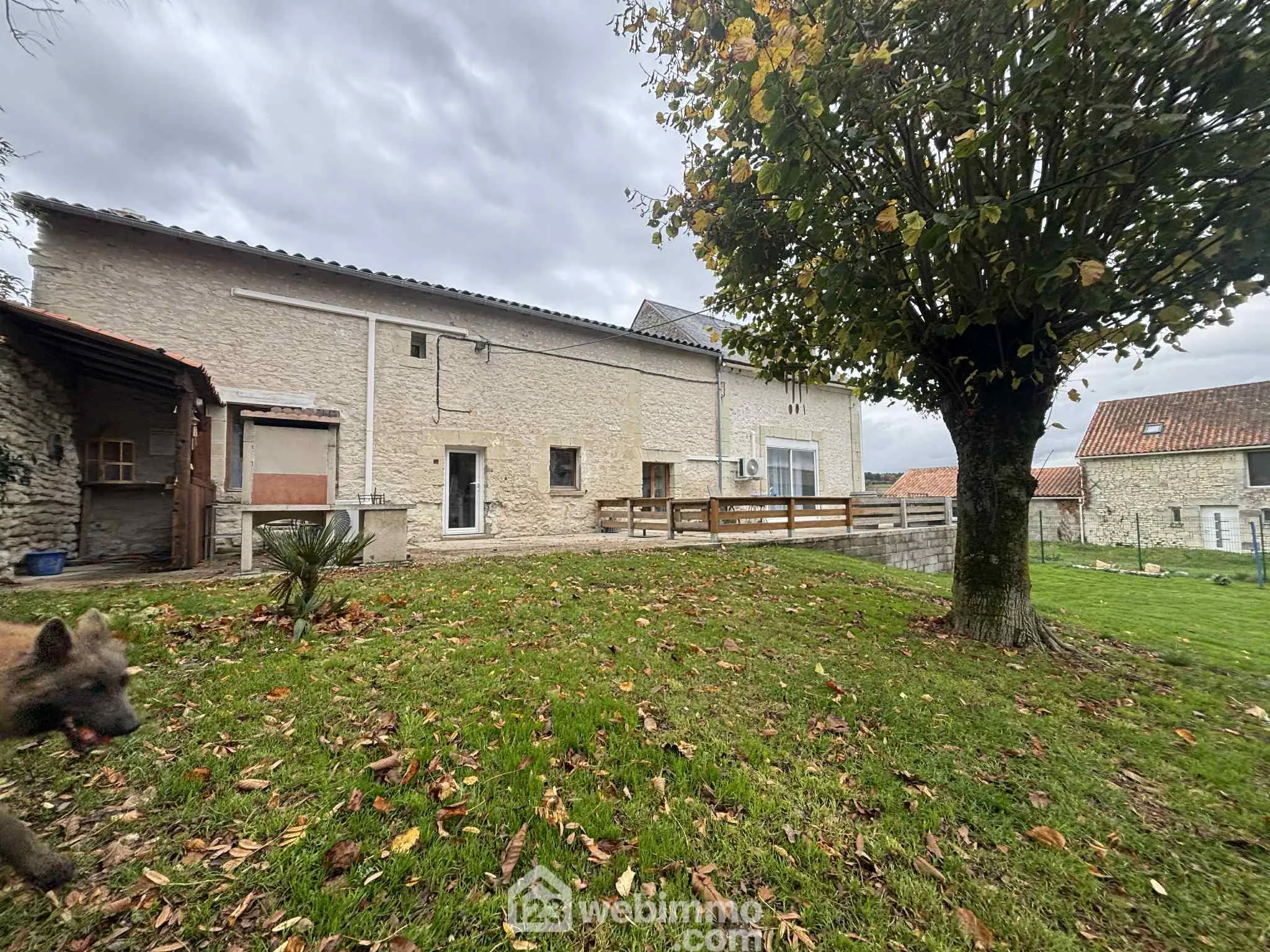 Belle maison rénovée de 206 m² avec piscine à Thuré - Calme et authentique 