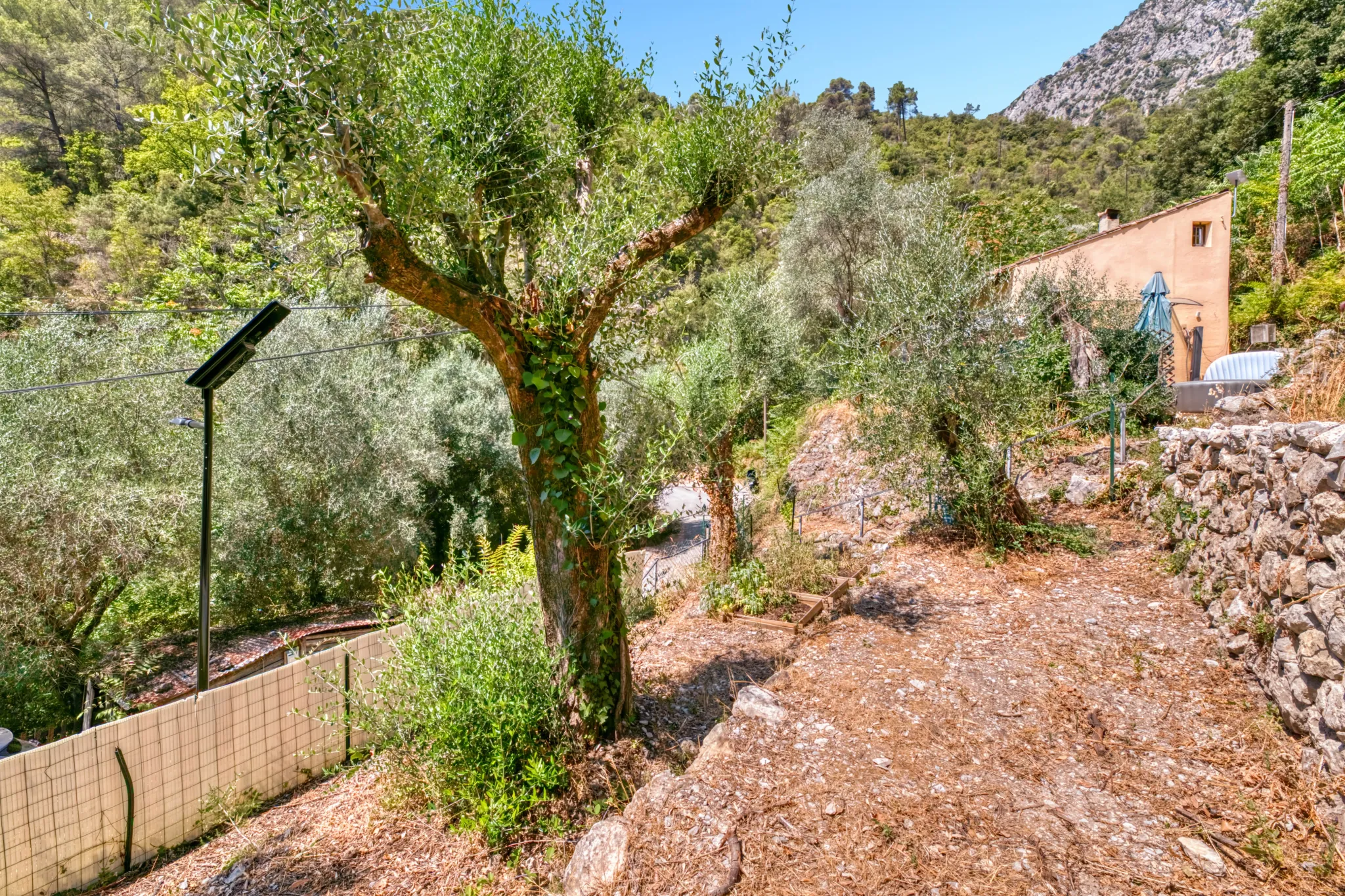 Maison rénovée avec vue sur les montagnes à Utelle, proche Nice 