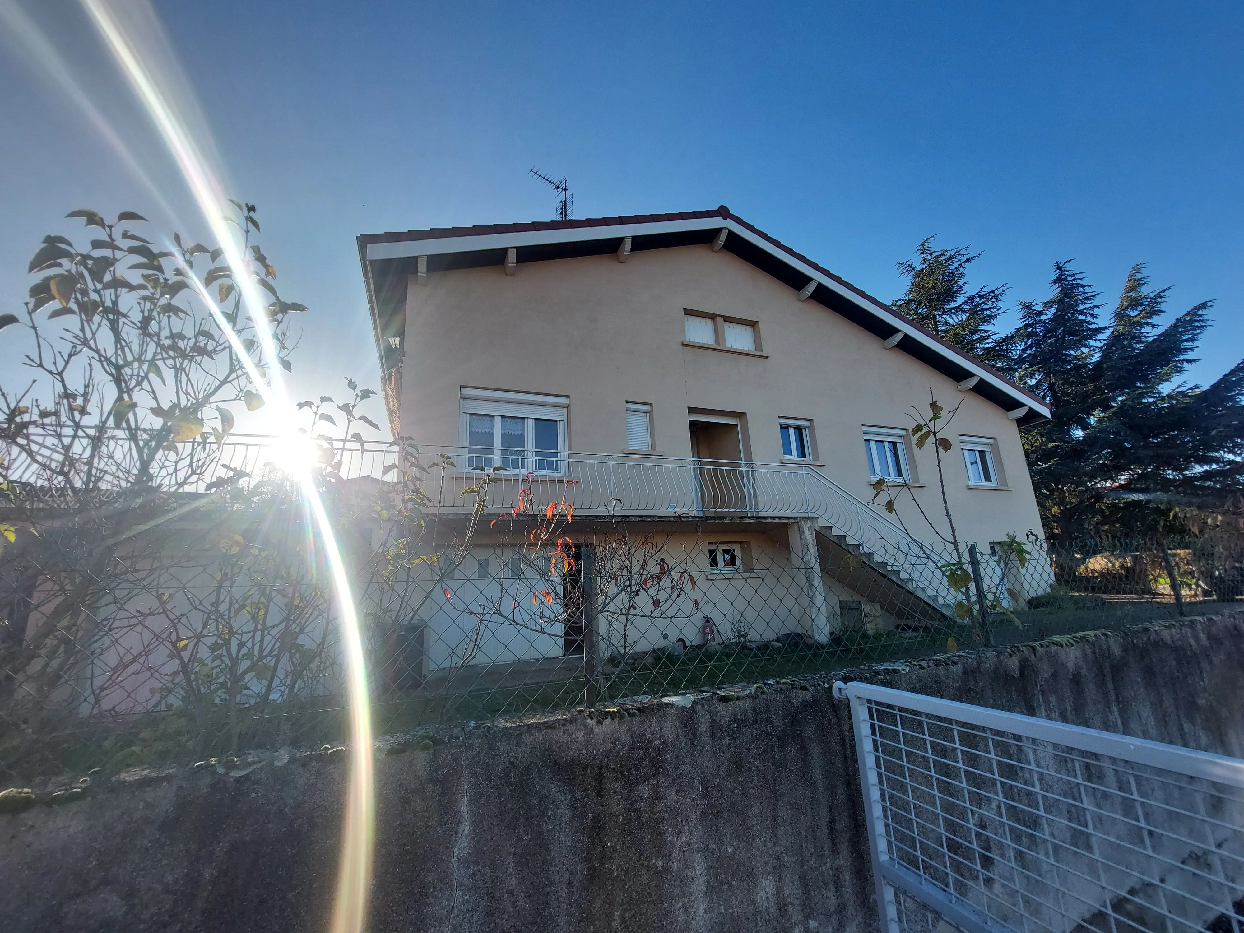 Maison à vendre à Montbrison - 147,5 m², terrain de 1400 m², à Champdieu 