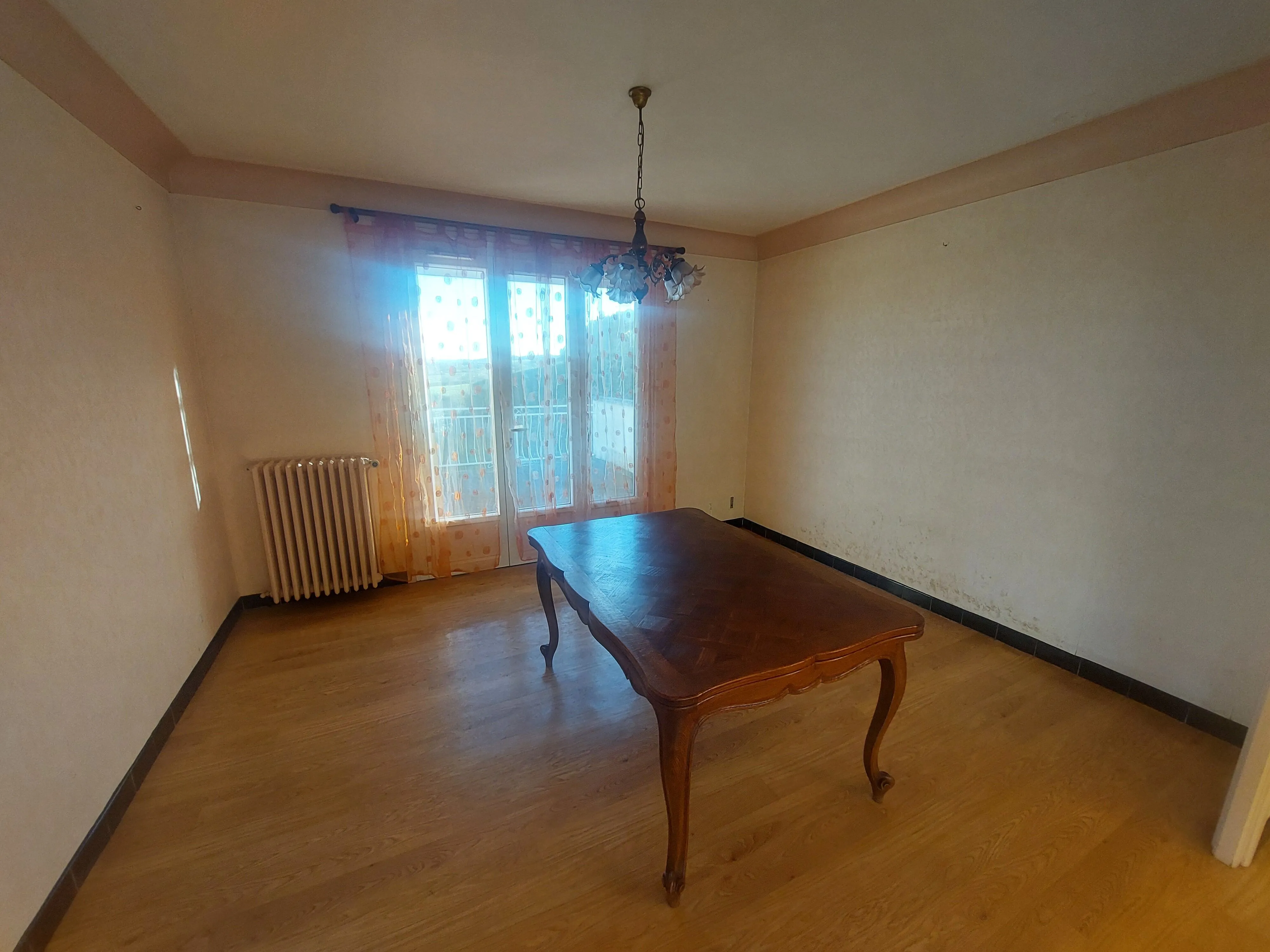 Maison à vendre à Montbrison - 147,5 m², terrain de 1400 m², à Champdieu 