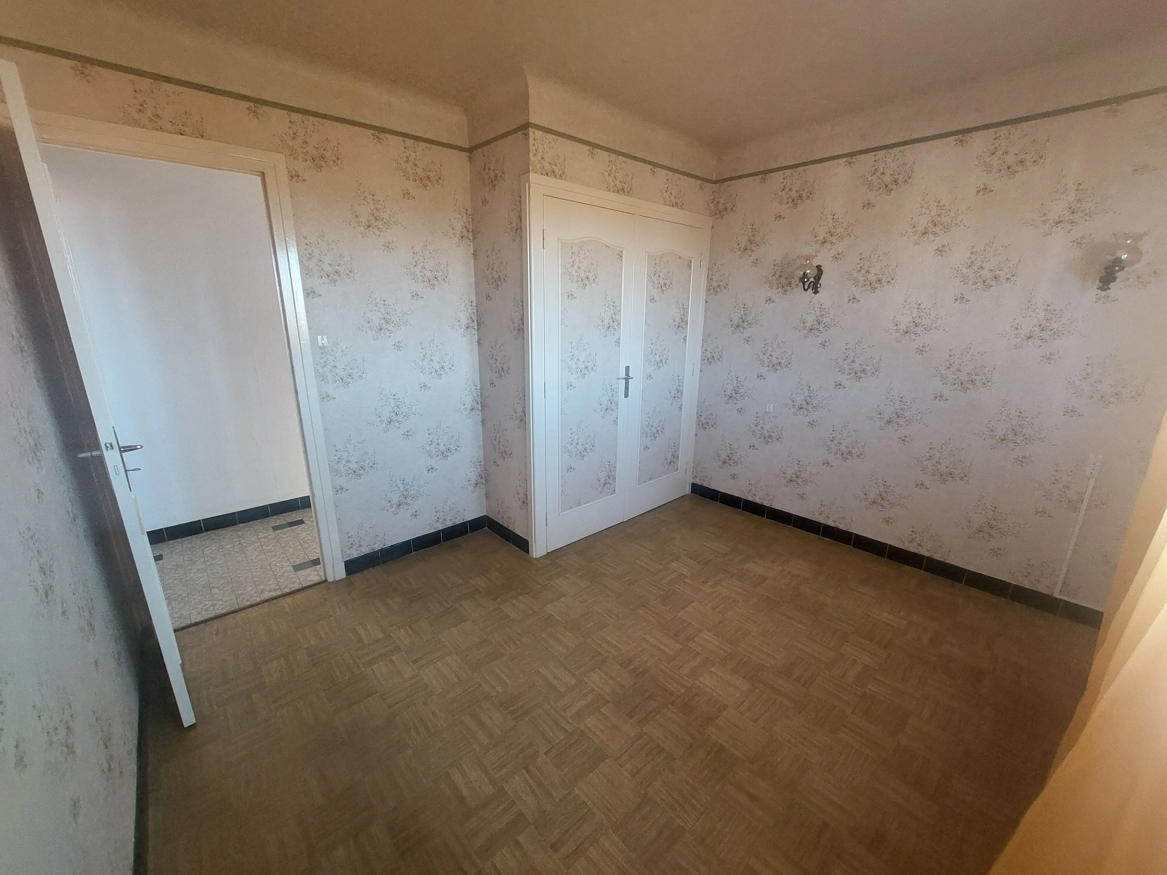 Maison à vendre à Montbrison - 147,5 m², terrain de 1400 m², à Champdieu 