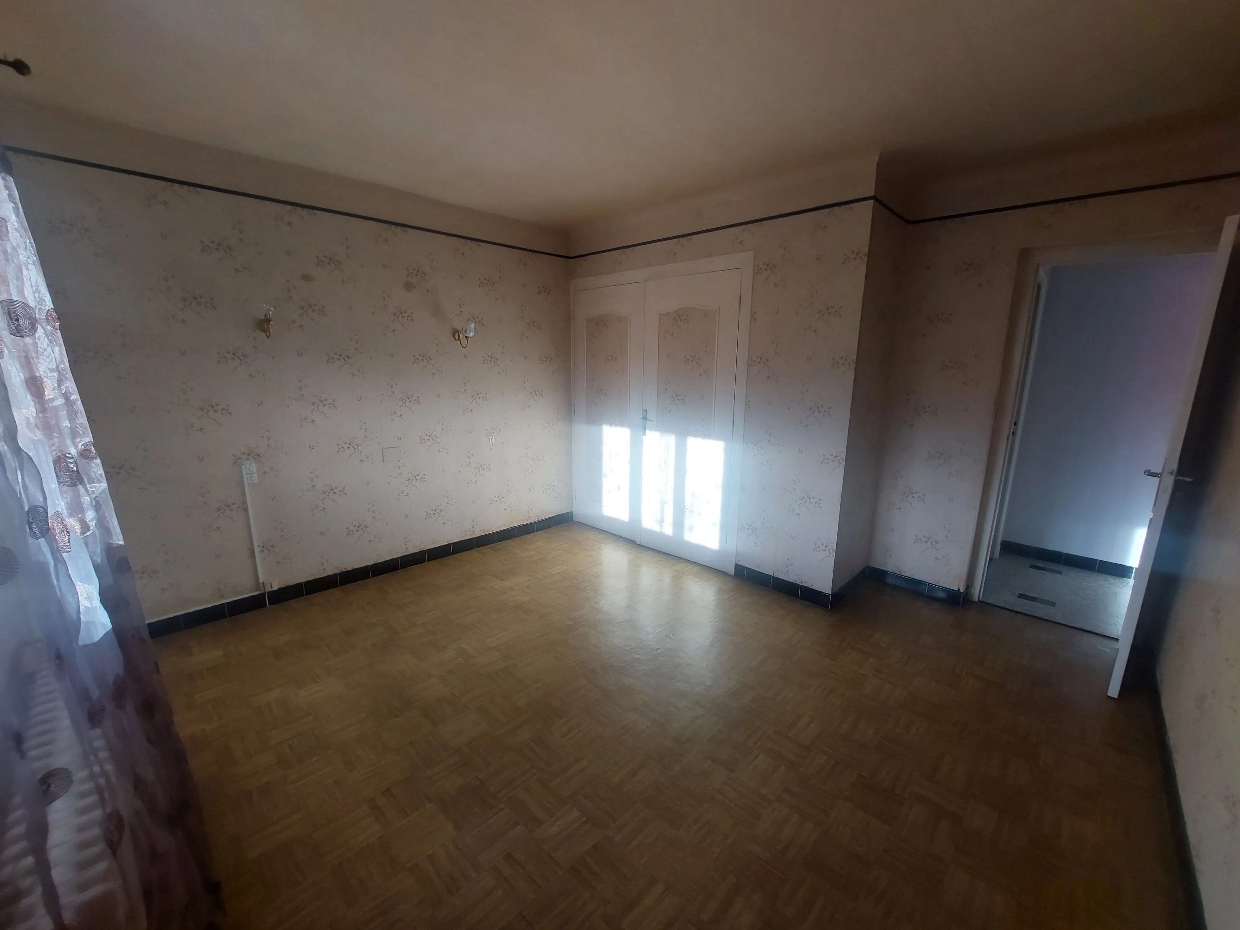 Maison à vendre à Montbrison - 147,5 m², terrain de 1400 m², à Champdieu 