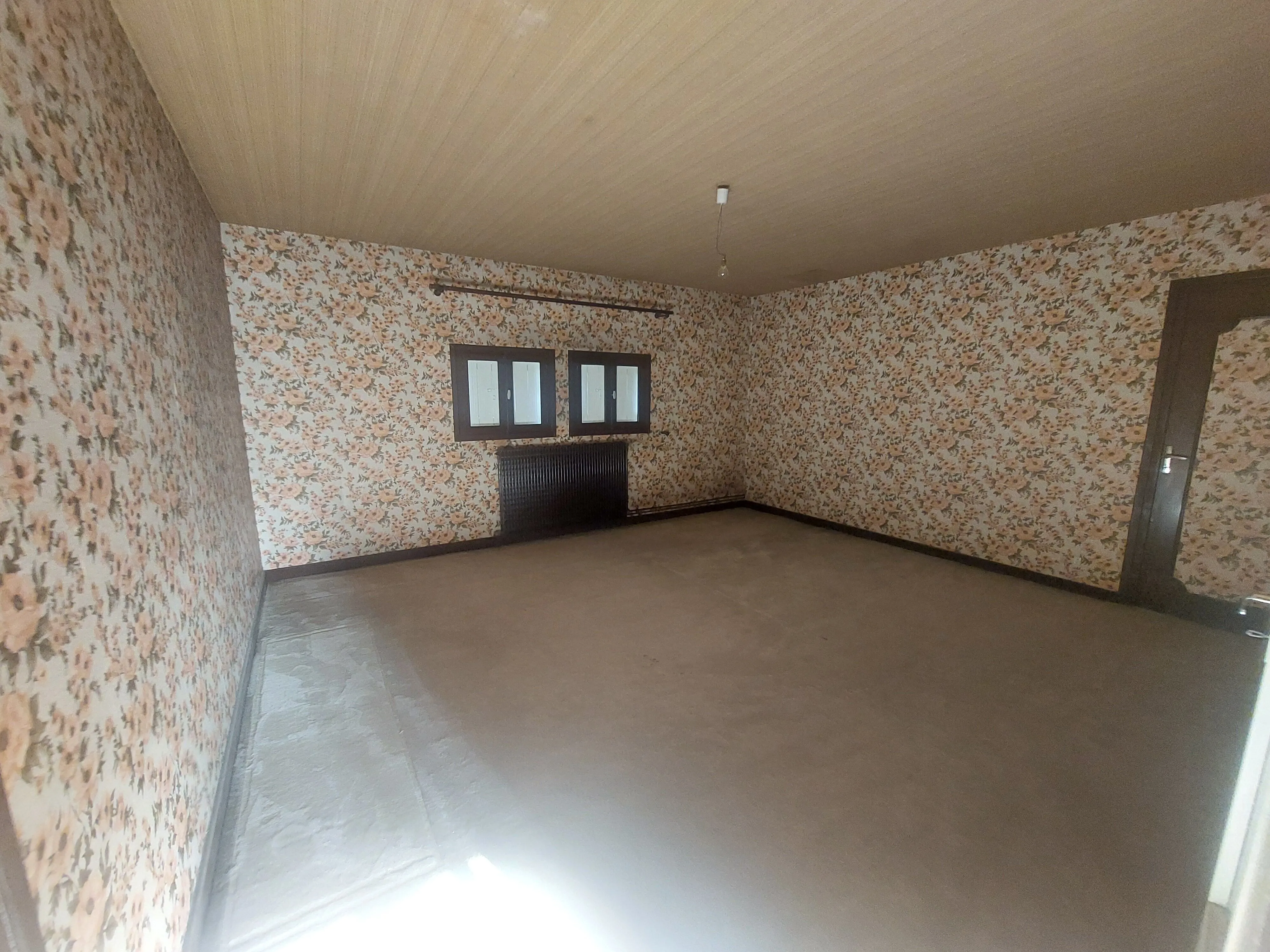 Maison à vendre à Montbrison - 147,5 m², terrain de 1400 m², à Champdieu 