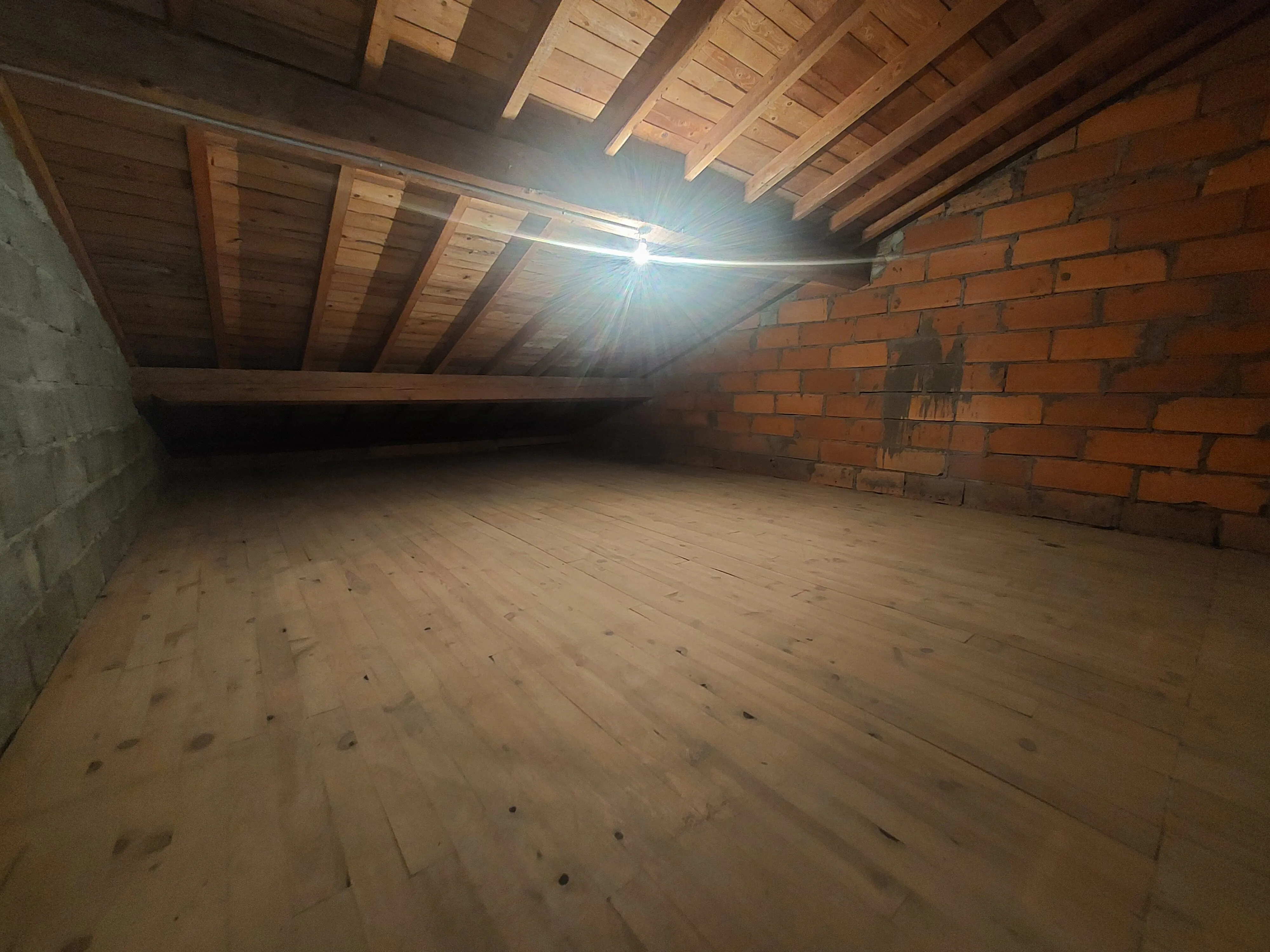 Maison à vendre à Montbrison - 147,5 m², terrain de 1400 m², à Champdieu 