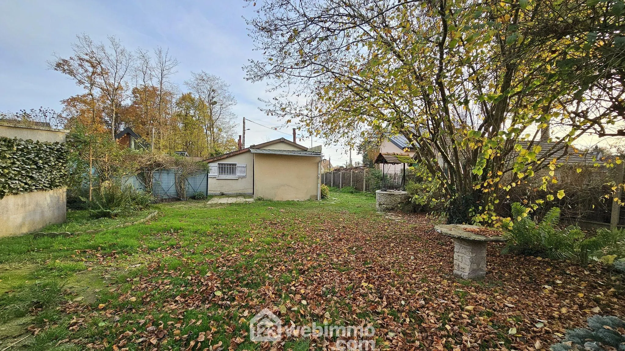 Terrain à bâtir de 1090 m² à Soisy-sur-Ecole avec dépendance de 49 m² 