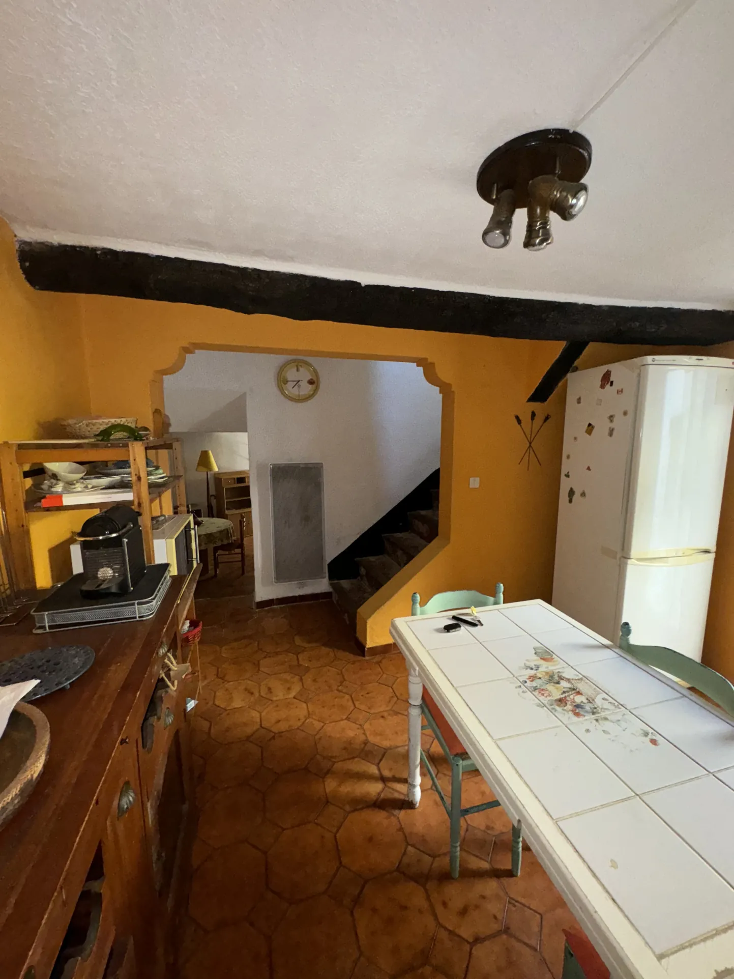 Maison atypique de 105 m² à Servian avec vue et poutres apparentes 