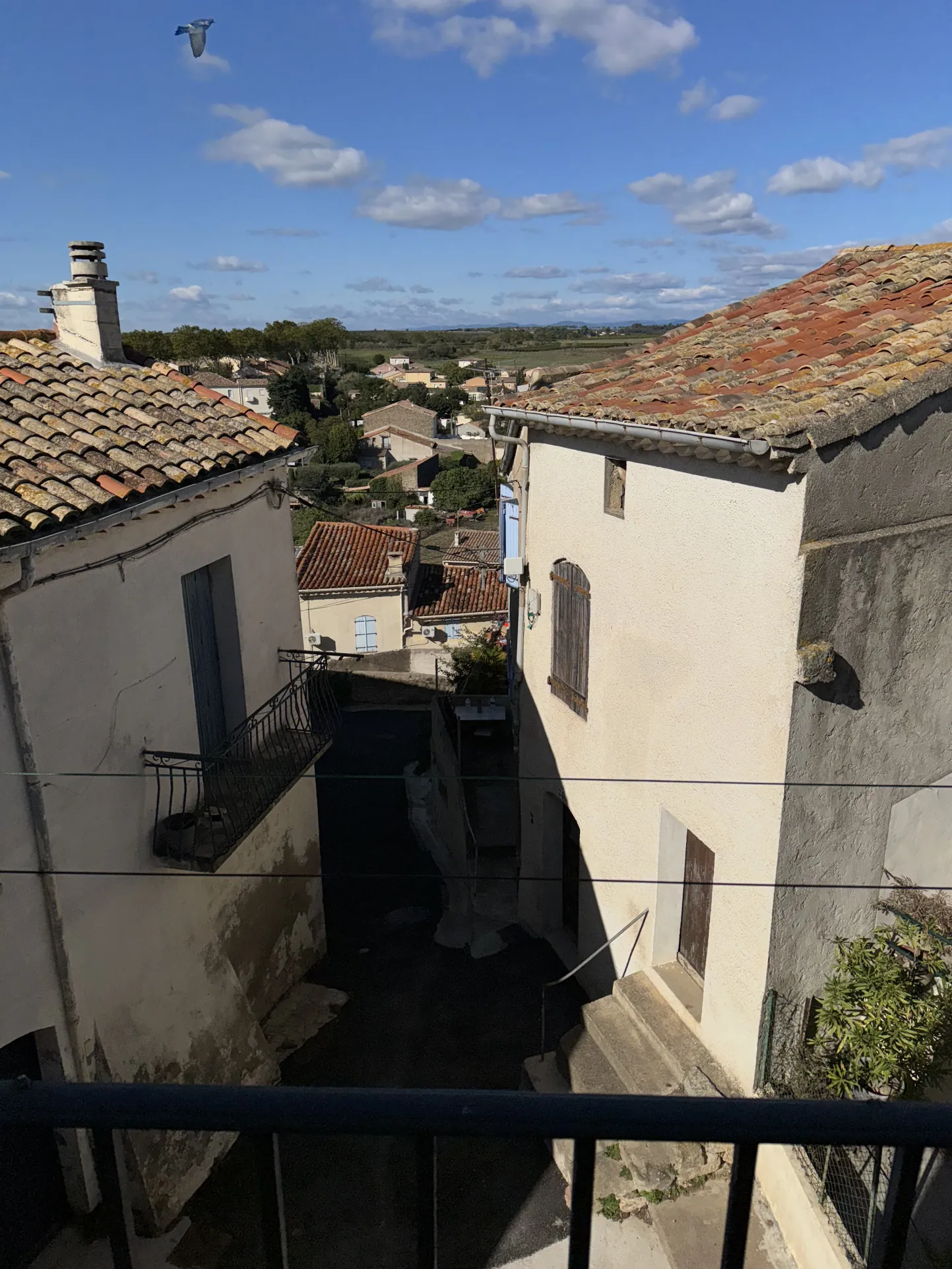 Maison atypique de 105 m² à Servian avec vue et poutres apparentes 