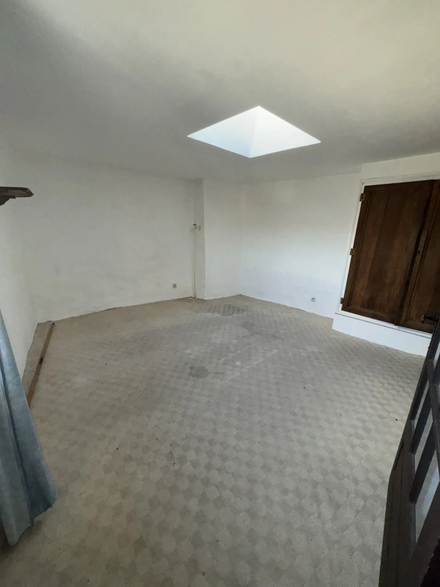 Maison atypique de 105 m² à Servian avec vue et poutres apparentes 