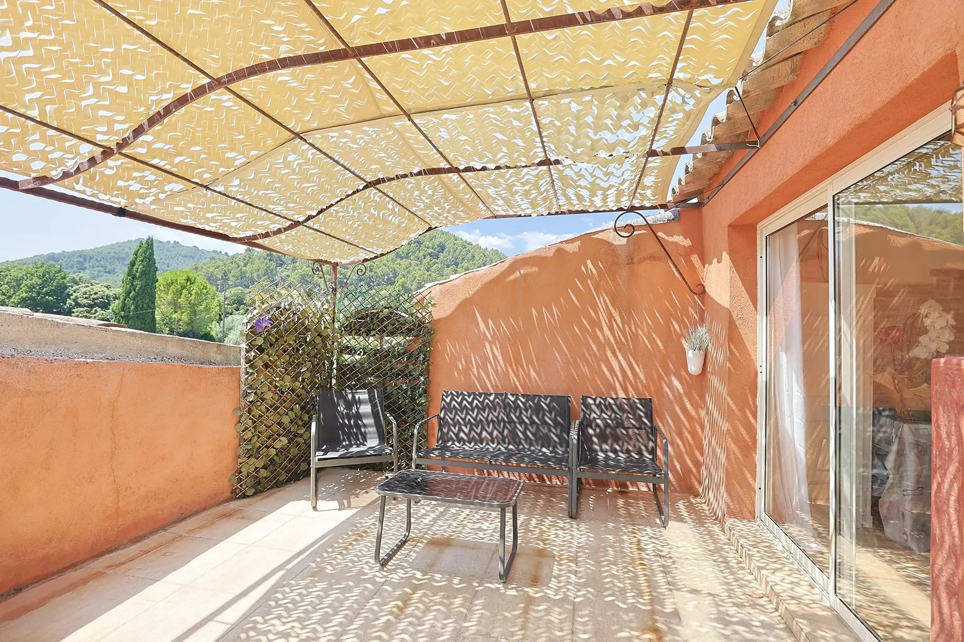 Maison de village de 115m² avec terrasse tropézienne à Puget-Ville 