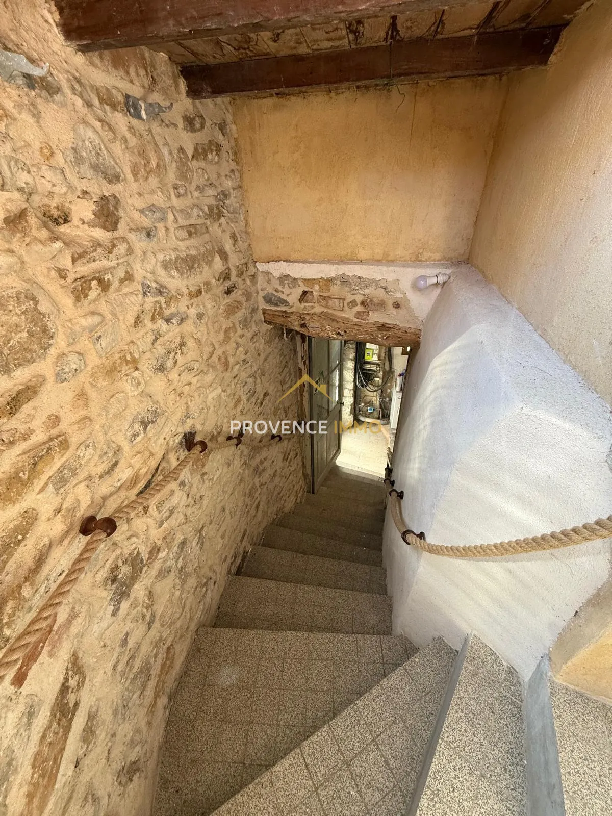 Maison de village à vendre à Saint-Césaire-de-Gauzignan, 62 m2, garage et combles aménageables 