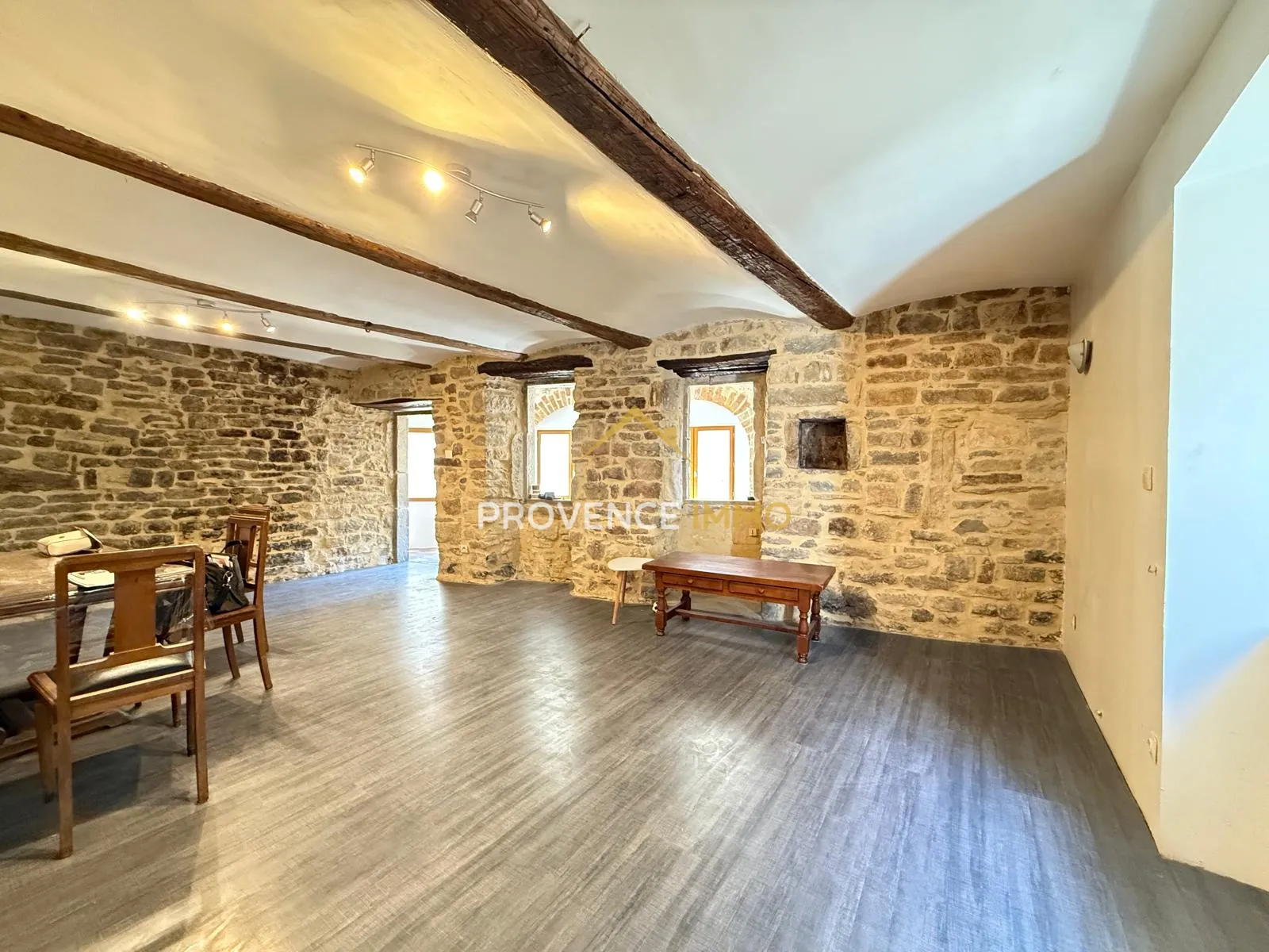 Maison de village à vendre à Saint-Césaire-de-Gauzignan, 62 m2, garage et combles aménageables 