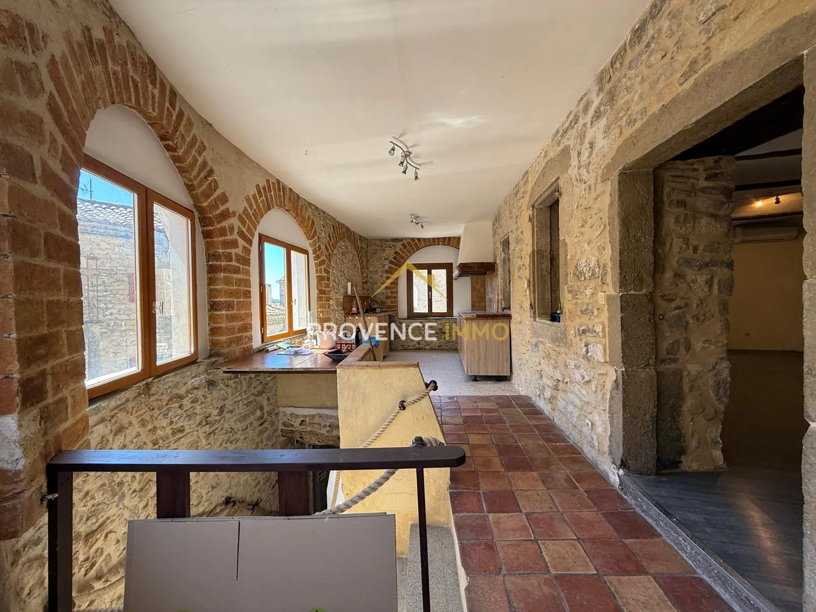 Maison de village à vendre à Saint-Césaire-de-Gauzignan, 62 m2, garage et combles aménageables 