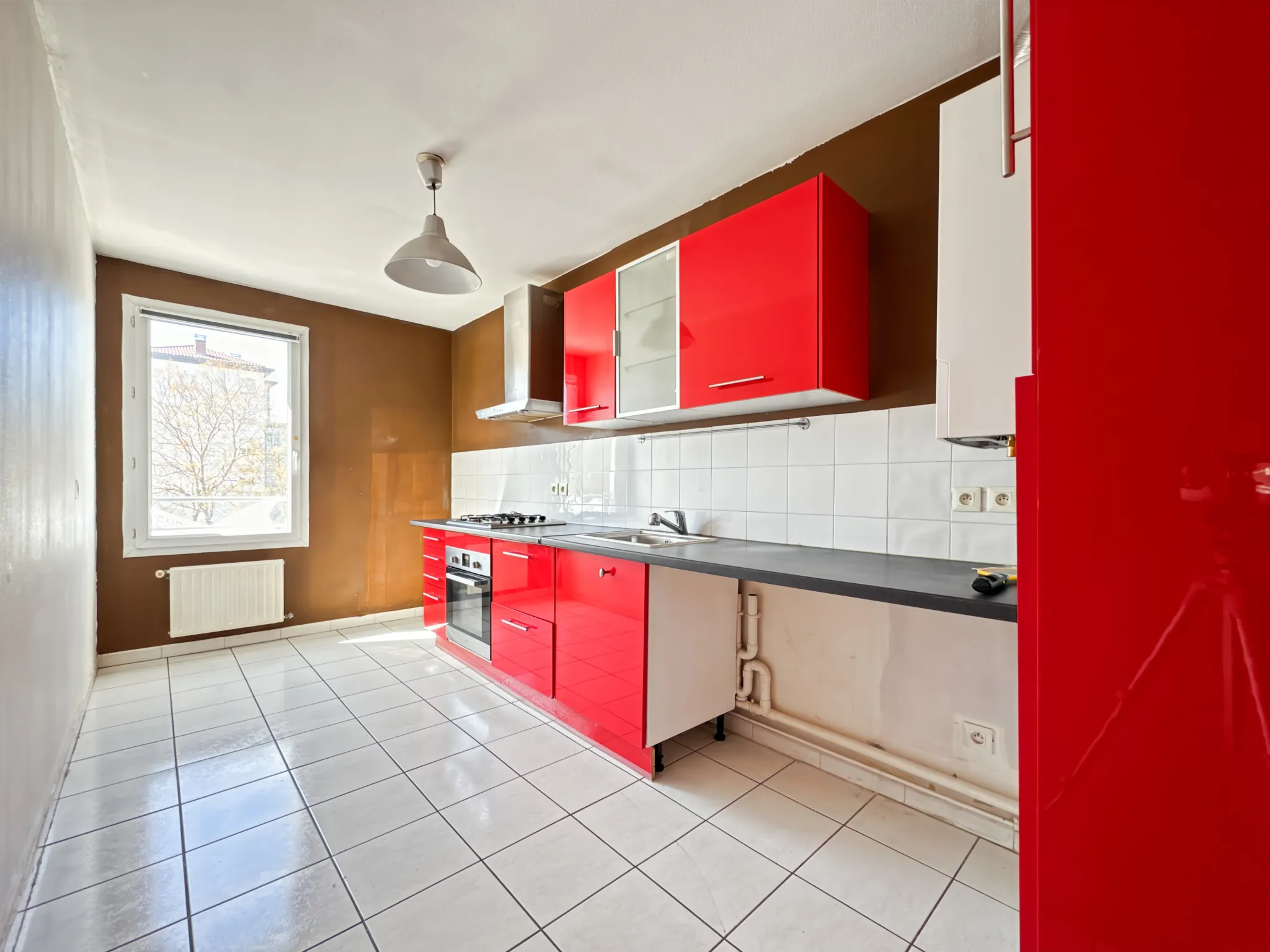 Appartement T4 lumineux de 87m² avec balcon à Gorge de Loup, Lyon 