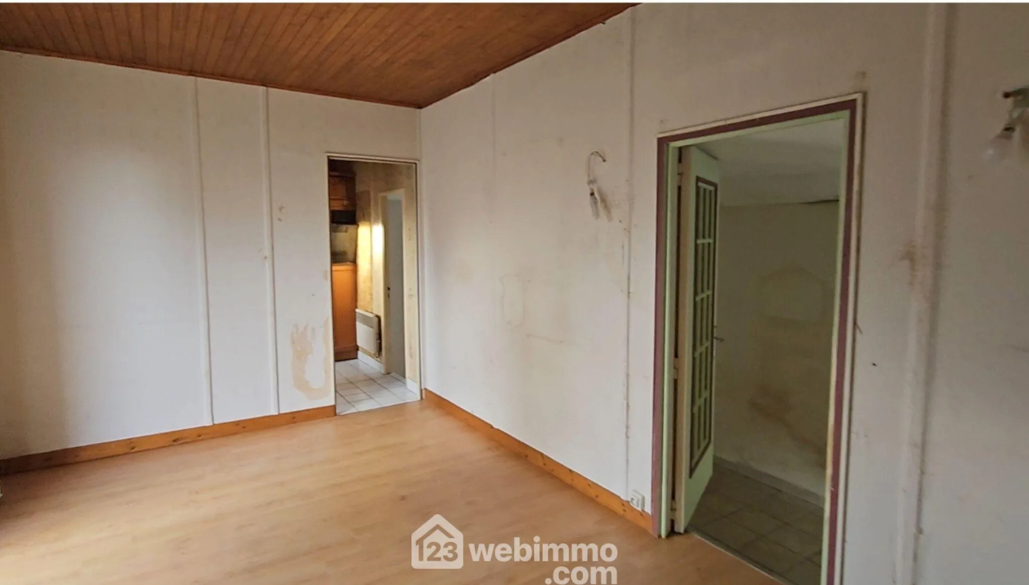 Maison à rénover ou à reconstruire de 44 m² avec grand terrain à Soisy-sur-Ecole 