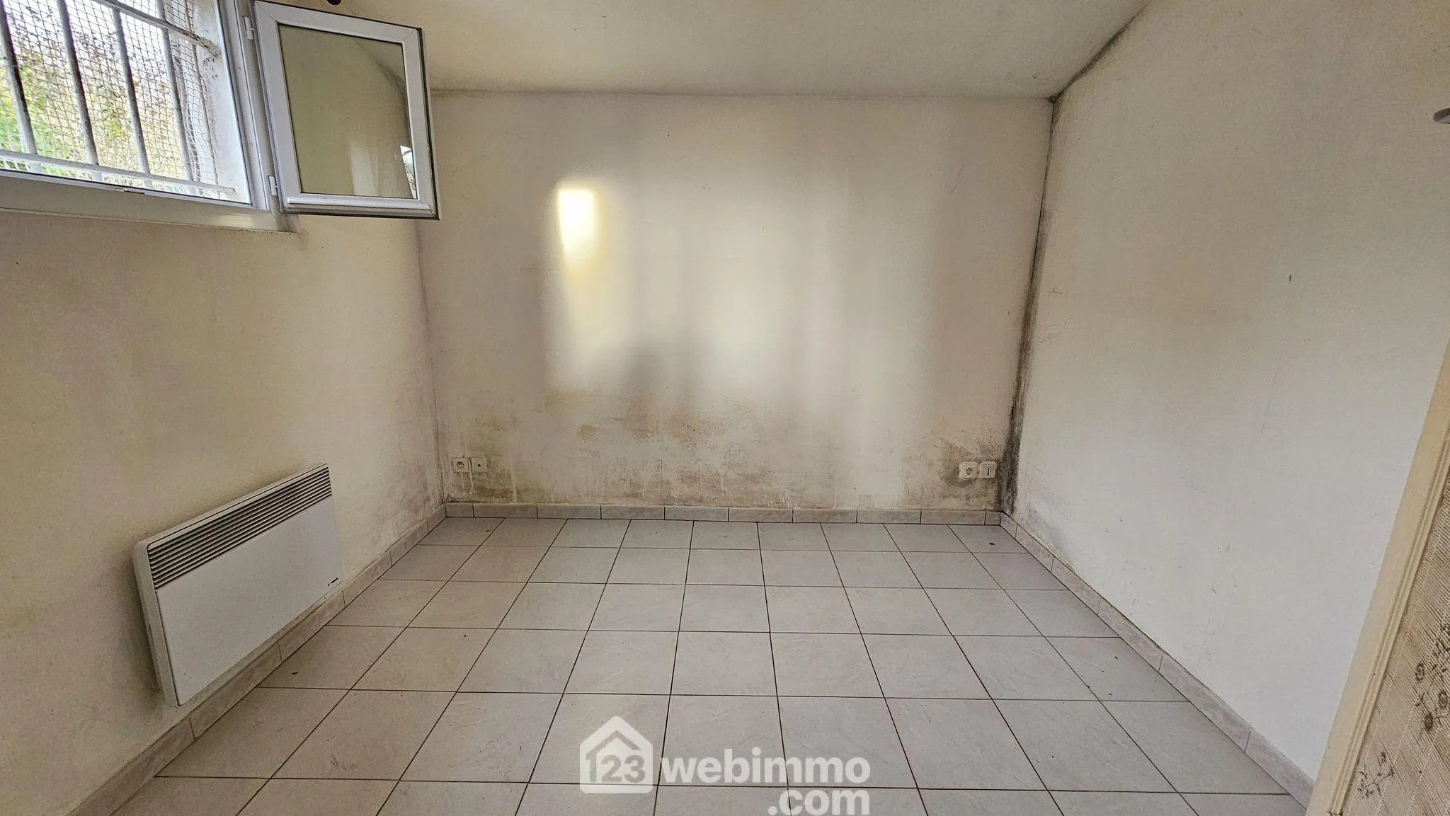 Maison à rénover ou à reconstruire de 44 m² avec grand terrain à Soisy-sur-Ecole 