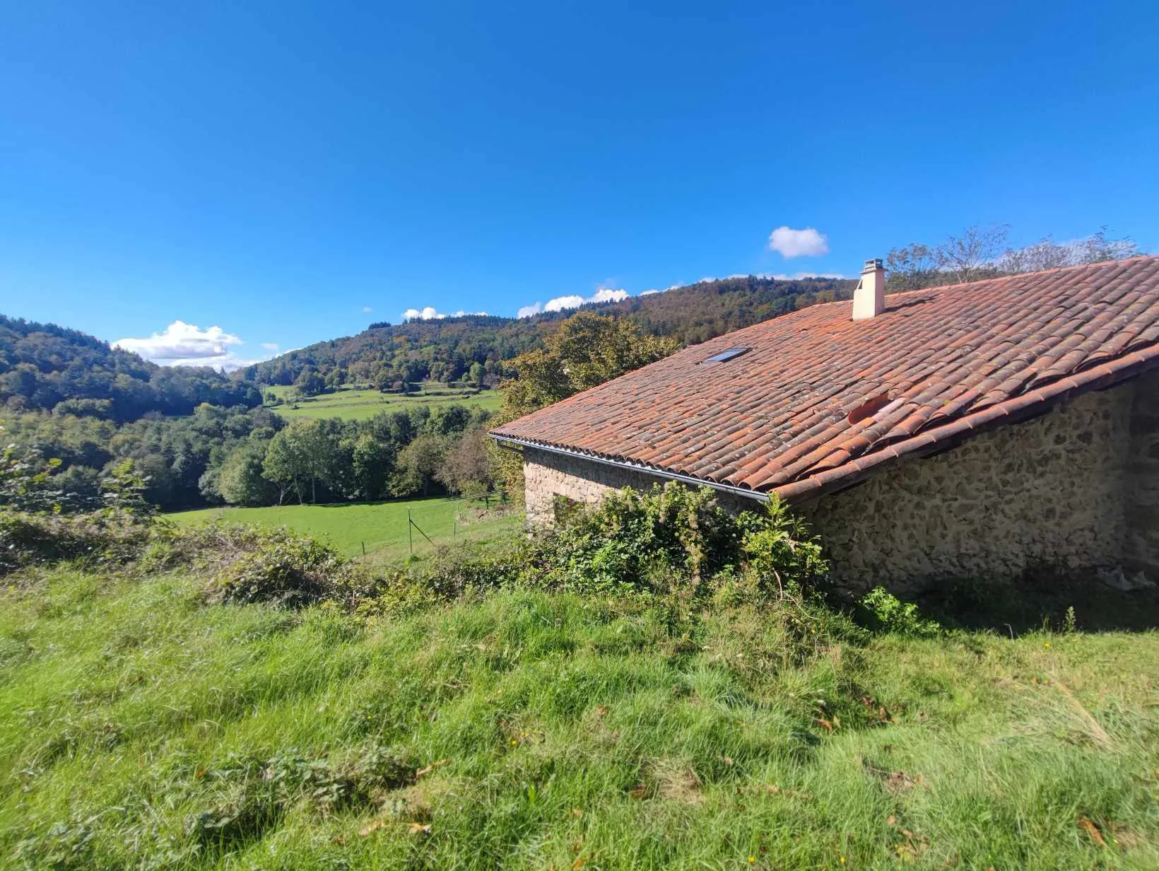 Maison en pierres à Boffres avec terrain à vendre - Belle Vue et Potentiel 