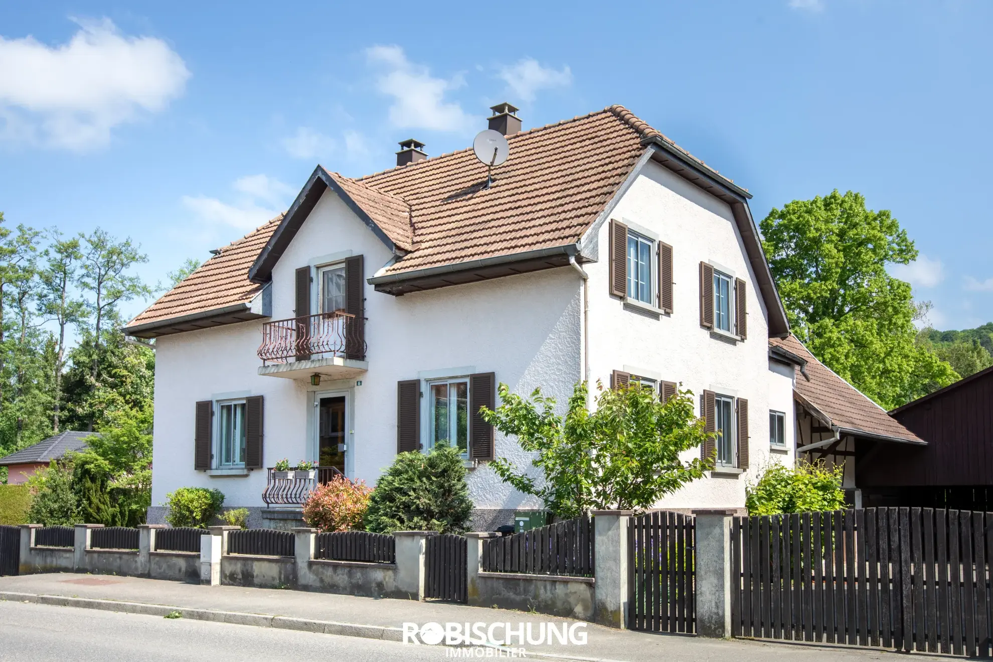 Maison à Wittersdorf avec 4 chambres, dépendance et grand terrain – Opportunité à saisir