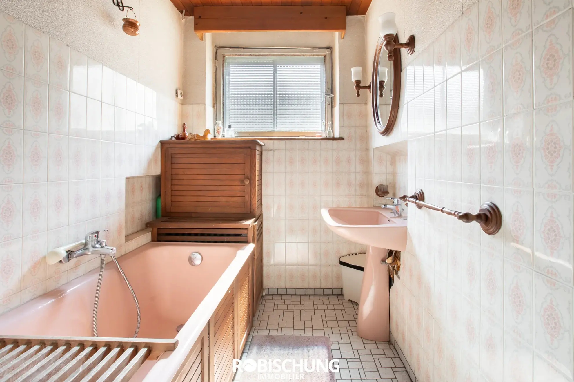 Maison à Wittersdorf avec 4 chambres, dépendance et grand terrain – Opportunité à saisir 