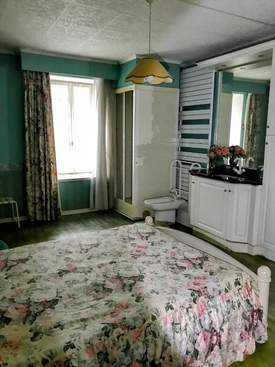 Achat maison en pierre avec jardin et dépendances à Saint Nicolas du Pélem 