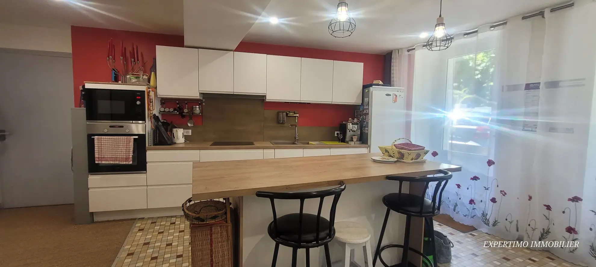 Maison de ville rénovée de 201 m² avec jardin à Archiac 