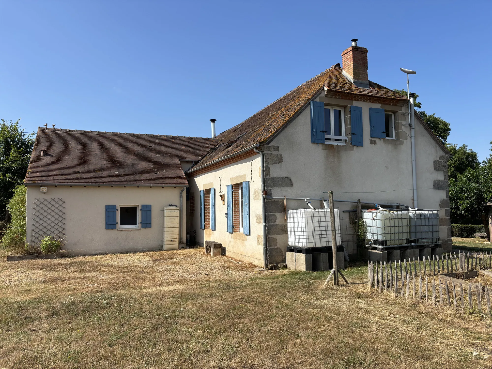 Belle maison indépendante avec grand terrain près d'Ygrande, en pleine nature 