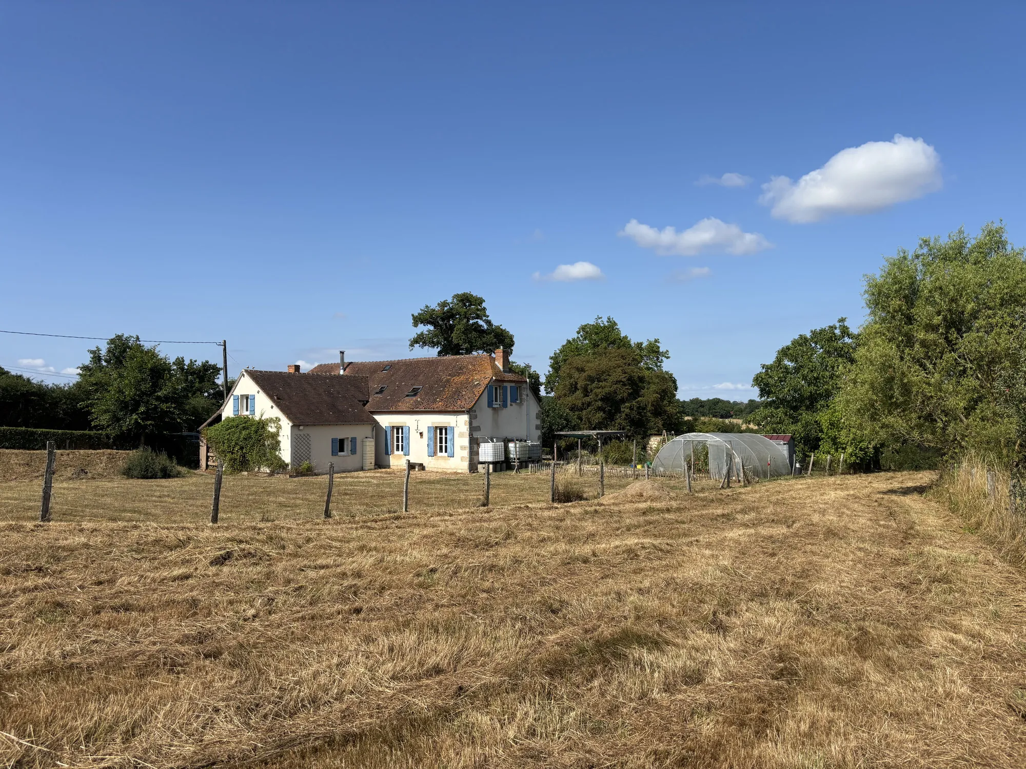 Belle maison indépendante avec grand terrain près d'Ygrande, en pleine nature 