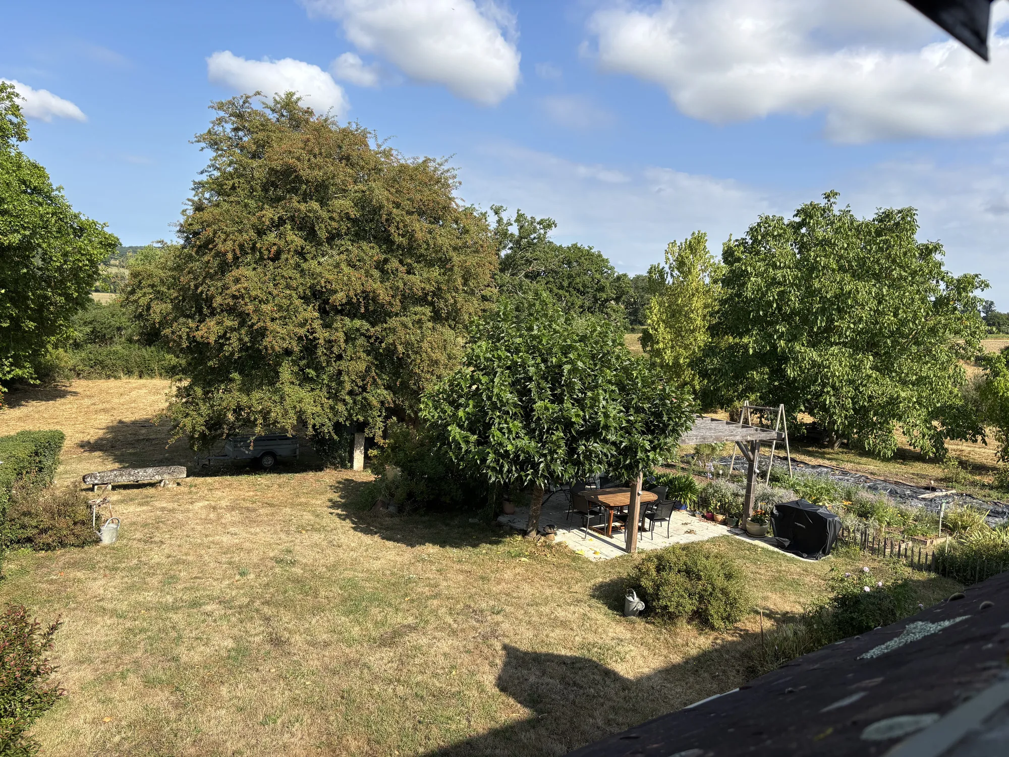 Belle maison indépendante avec grand terrain près d'Ygrande, en pleine nature 