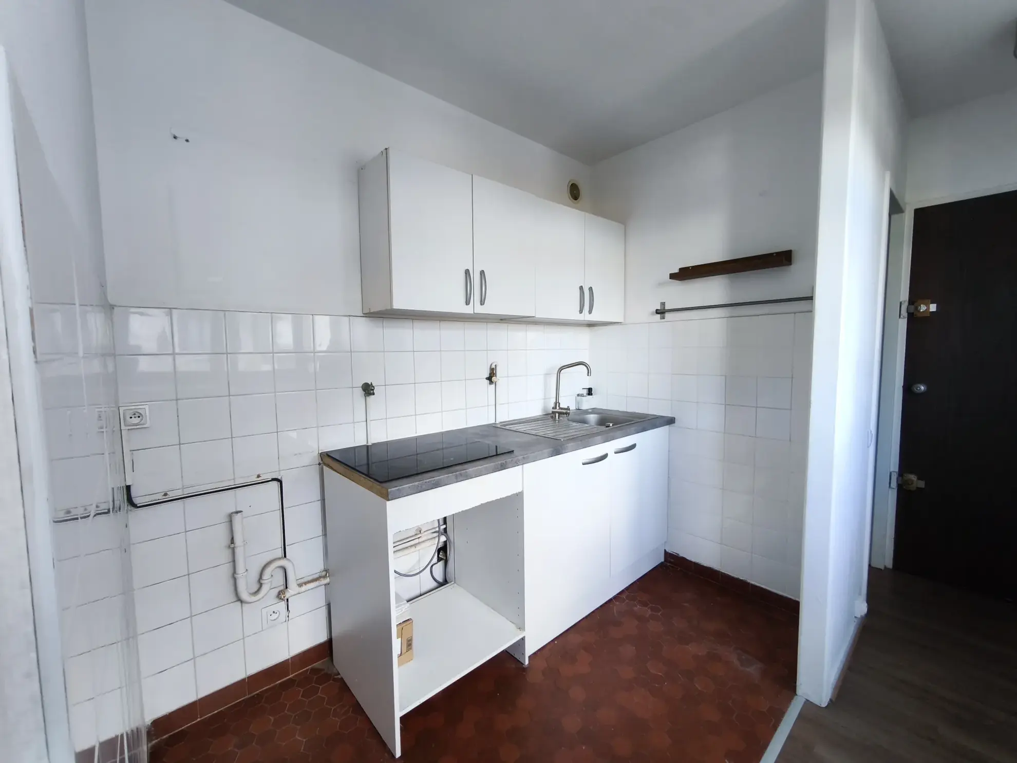 Studio rénové à vendre à Franconville avec parking et cave – Opportunité d’investissement 