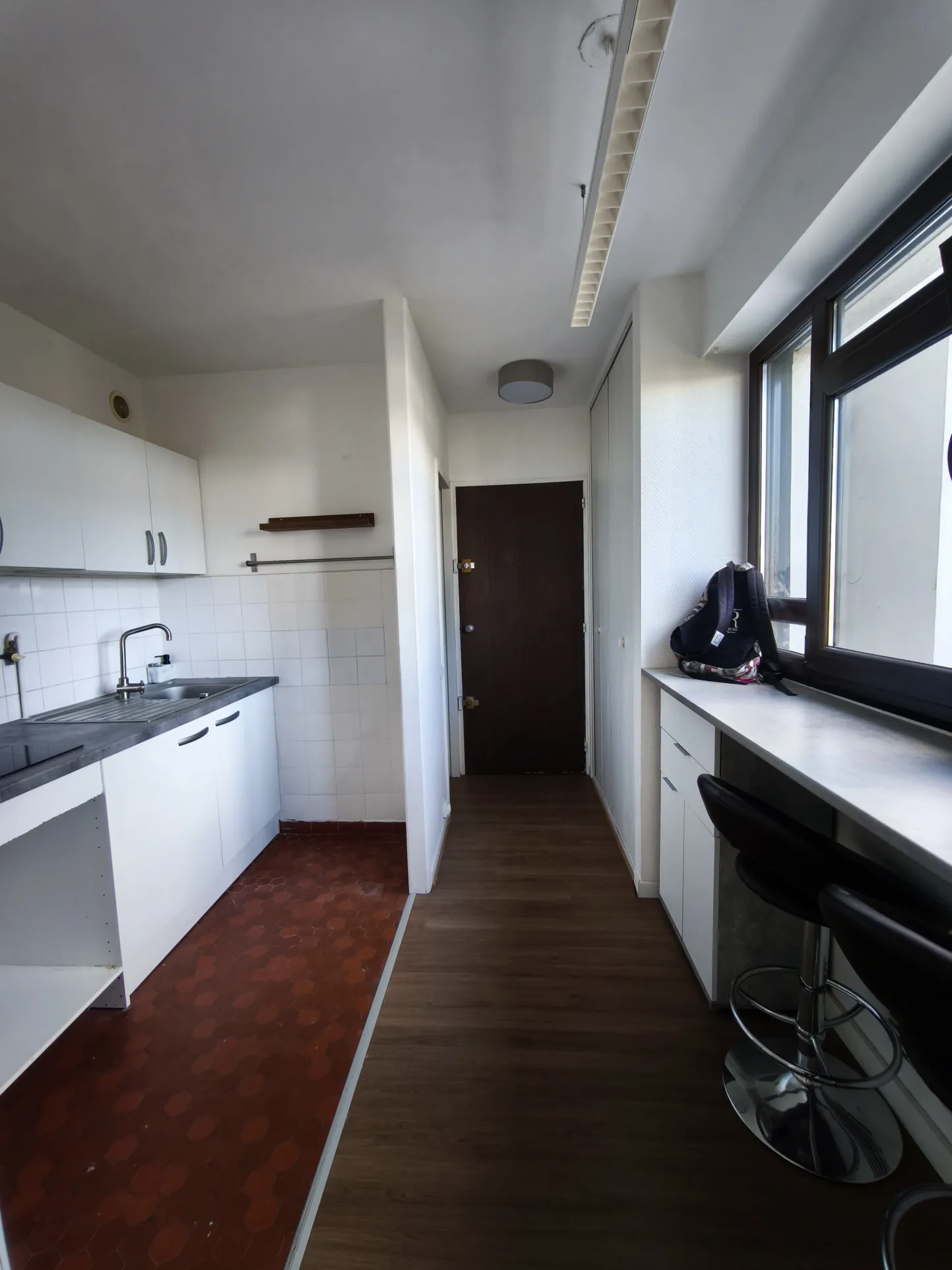 Studio rénové à vendre à Franconville avec parking et cave – Opportunité d’investissement 