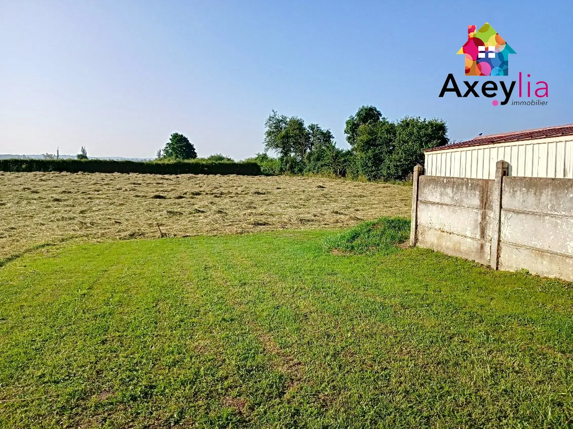 Terrain constructible de 1373 m² à Villerest, proche commodités 